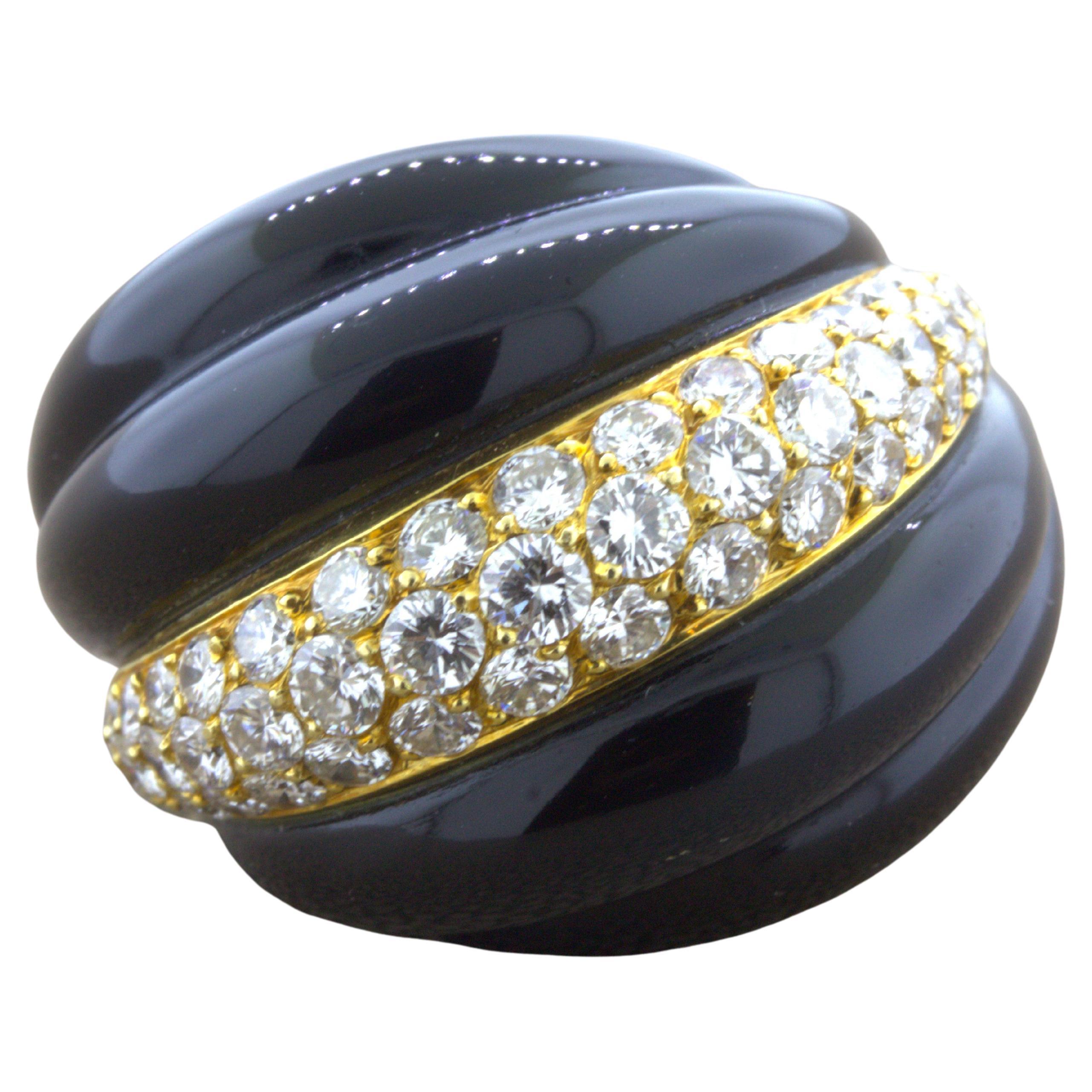 Fred Paris Diamond Onyx 18K Yellow Gold Cocktail Ring, French For Sale