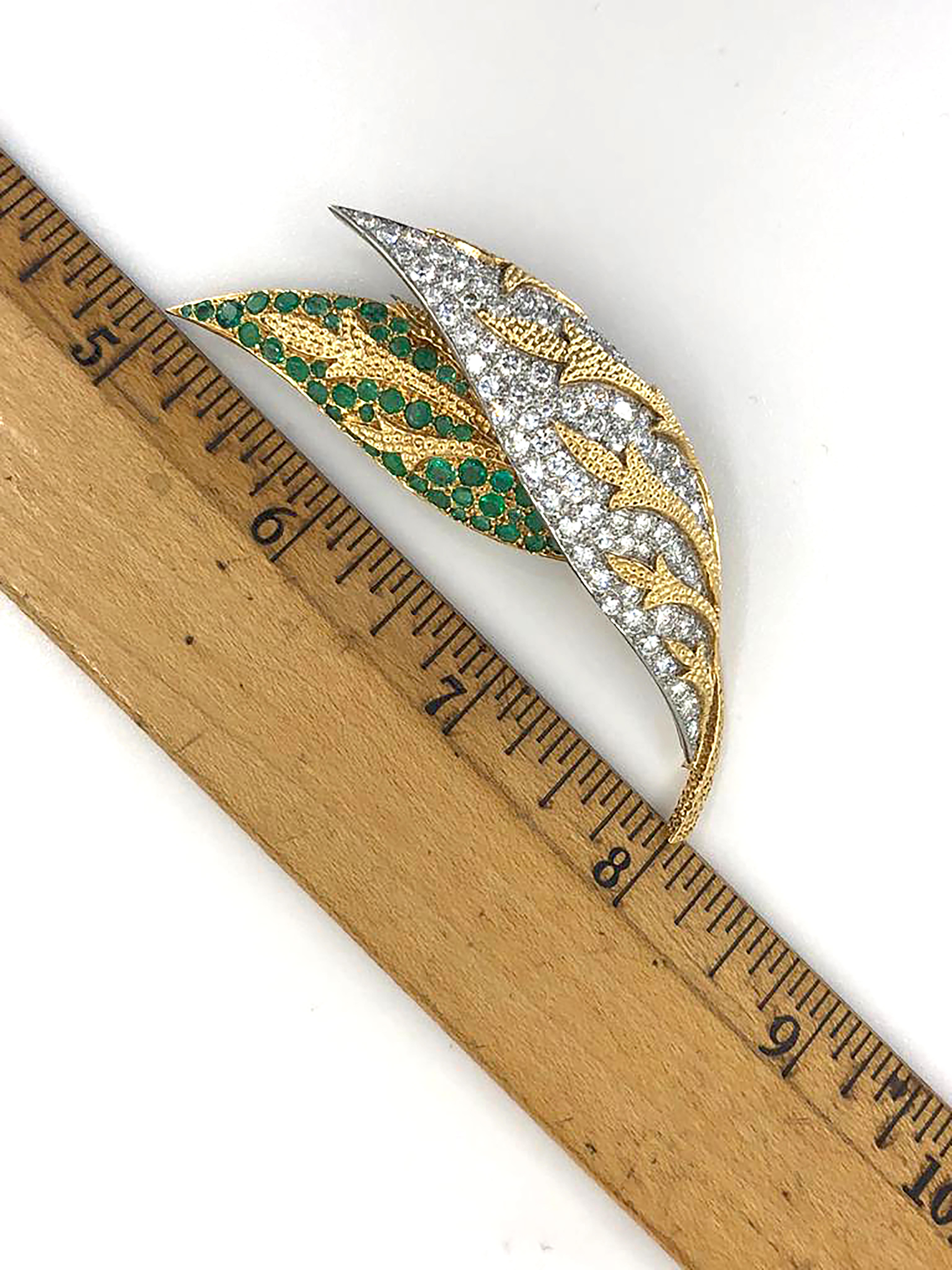 Fred Paris Emerald Diamond Two-Tone Gold Two Leaf Brooch In Good Condition In New York, NY
