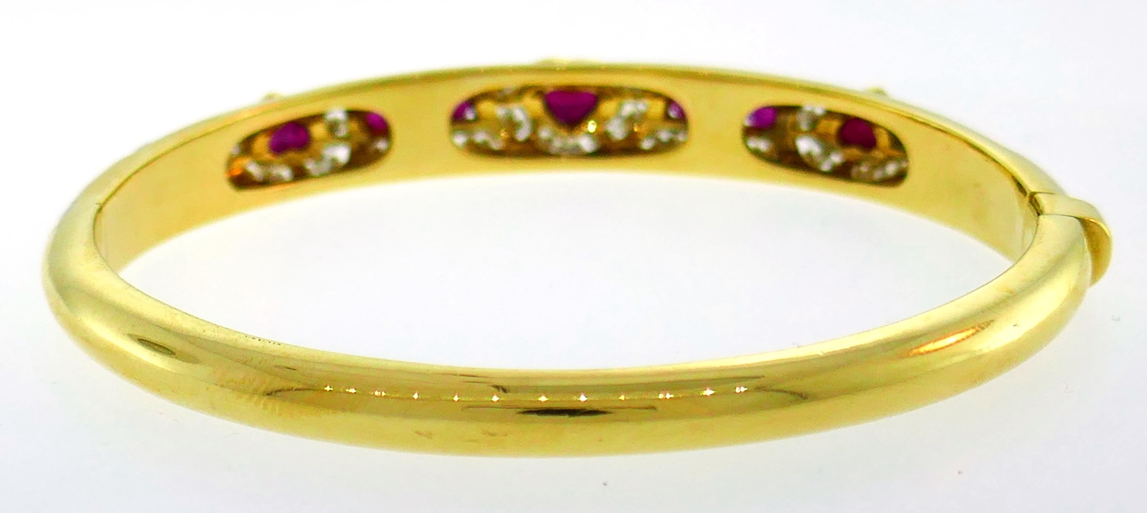 Fred Paris Heart Ruby Yellow Gold Bangle Bracelet with Diamond Accents, 1970s Damen