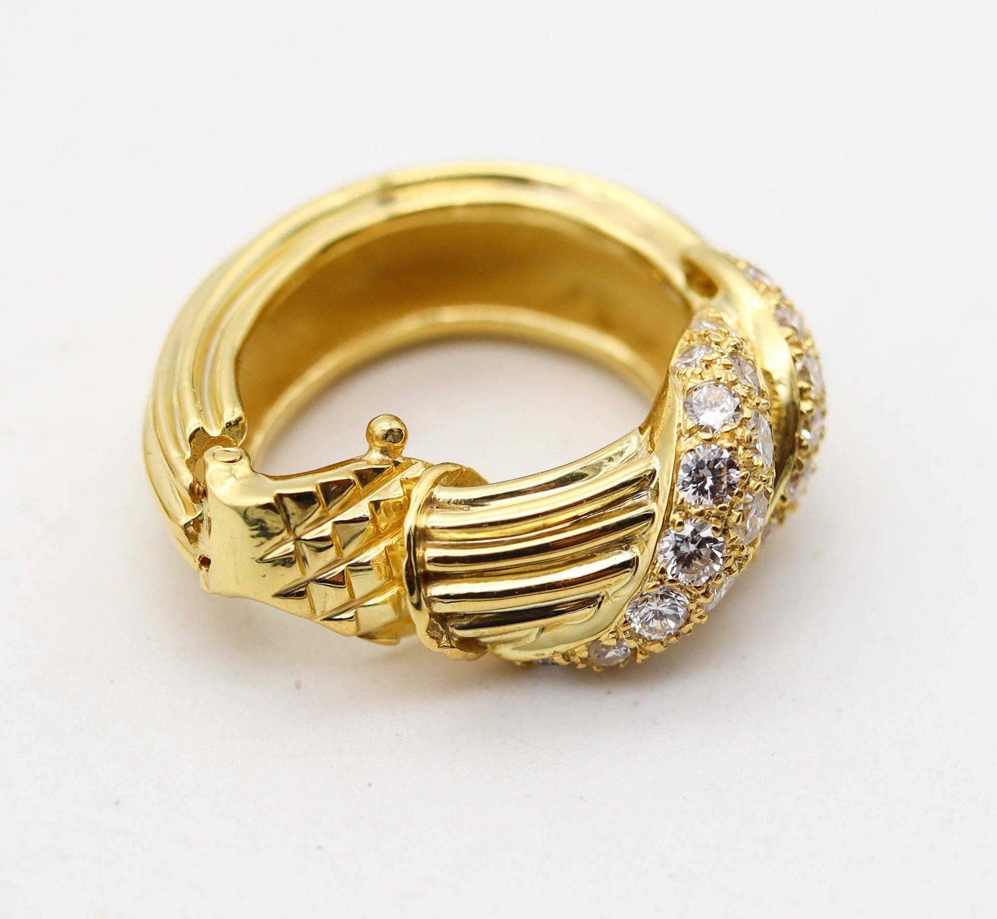 FRED PARIS Hoops Earrings In 18Kt Yellow Gold With 1.68 Ctw In VS Diamonds 1