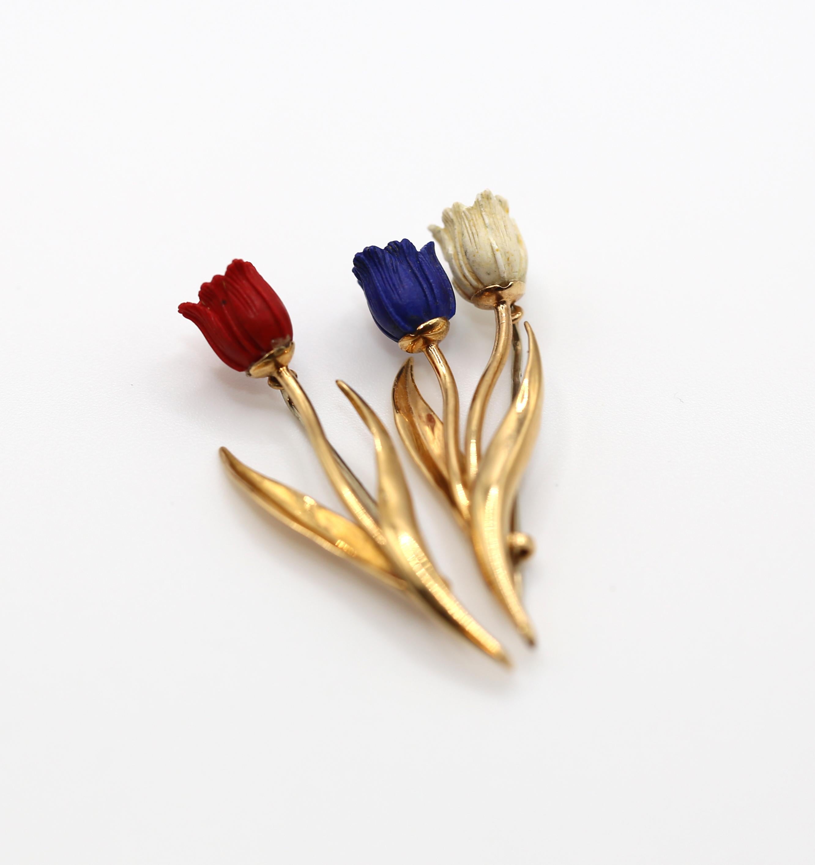 Fred Paris Lapis White Red Tulips 18K Yellow Gold Brooches French Flag, 1970 In Good Condition For Sale In Herzelia, Tel Aviv