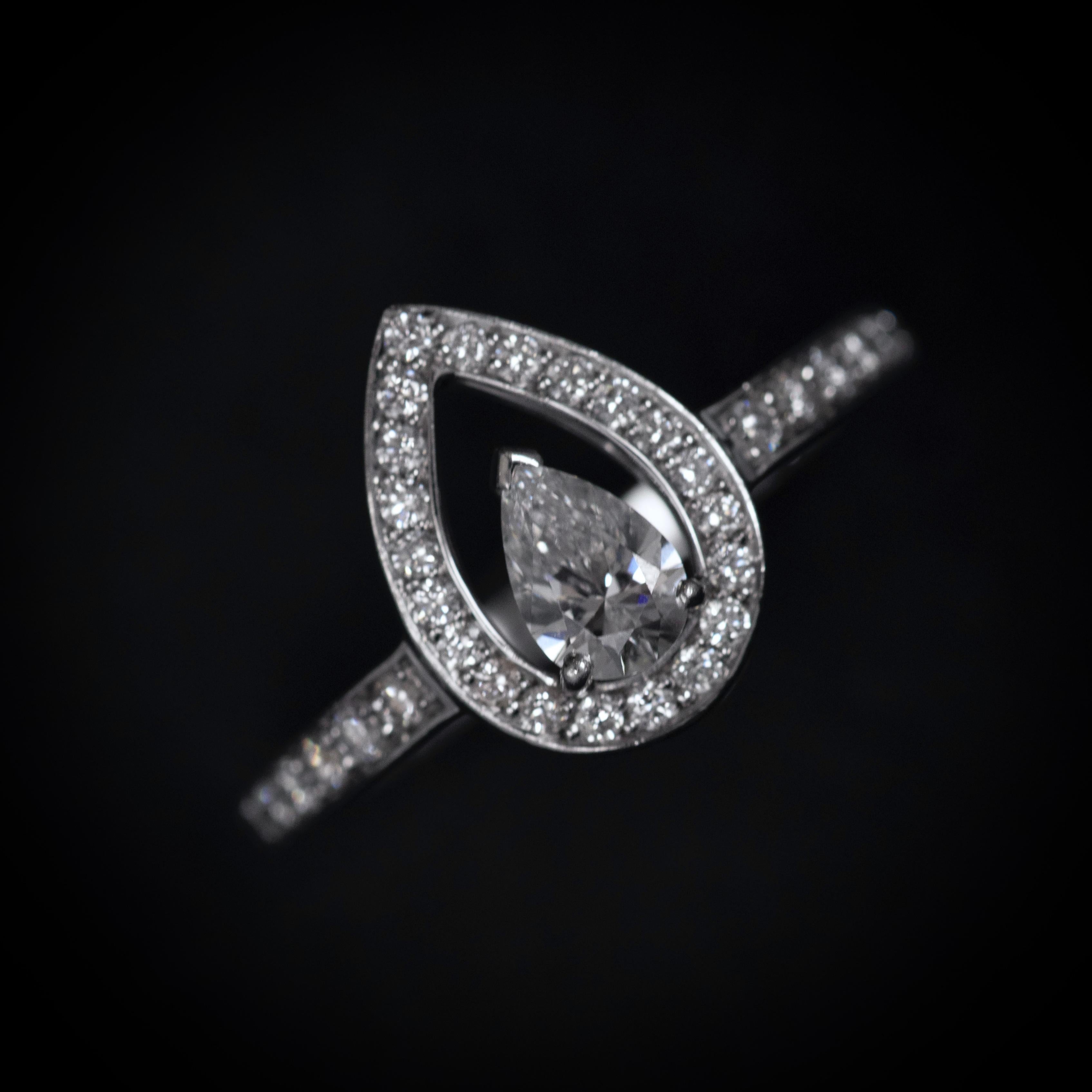 Fred Paris Lovelight GIA Color D Diamante brillante pera Anillo de compromiso en platino Corte pera en venta