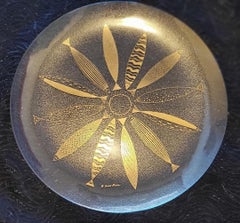 FRED PRESS 1960s ICONIC PEBBLY-PRESSED ROUND GLASS SERVING TRAY 24K GOLD FISH