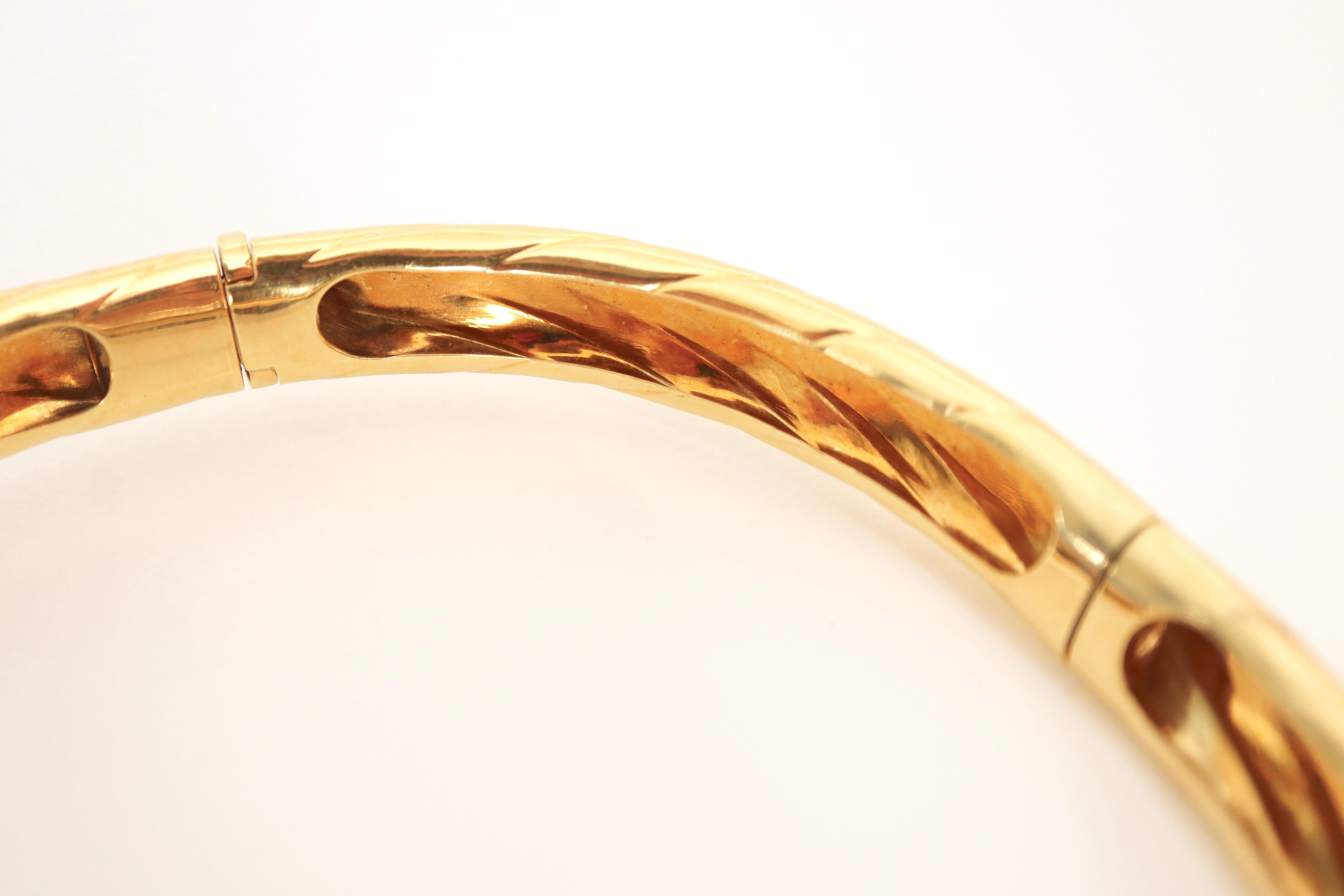 Fred Rigid-Halskette, Öffnung in zwei Teilen mit Gadroons-Muster Gold Diamanten im Angebot 2