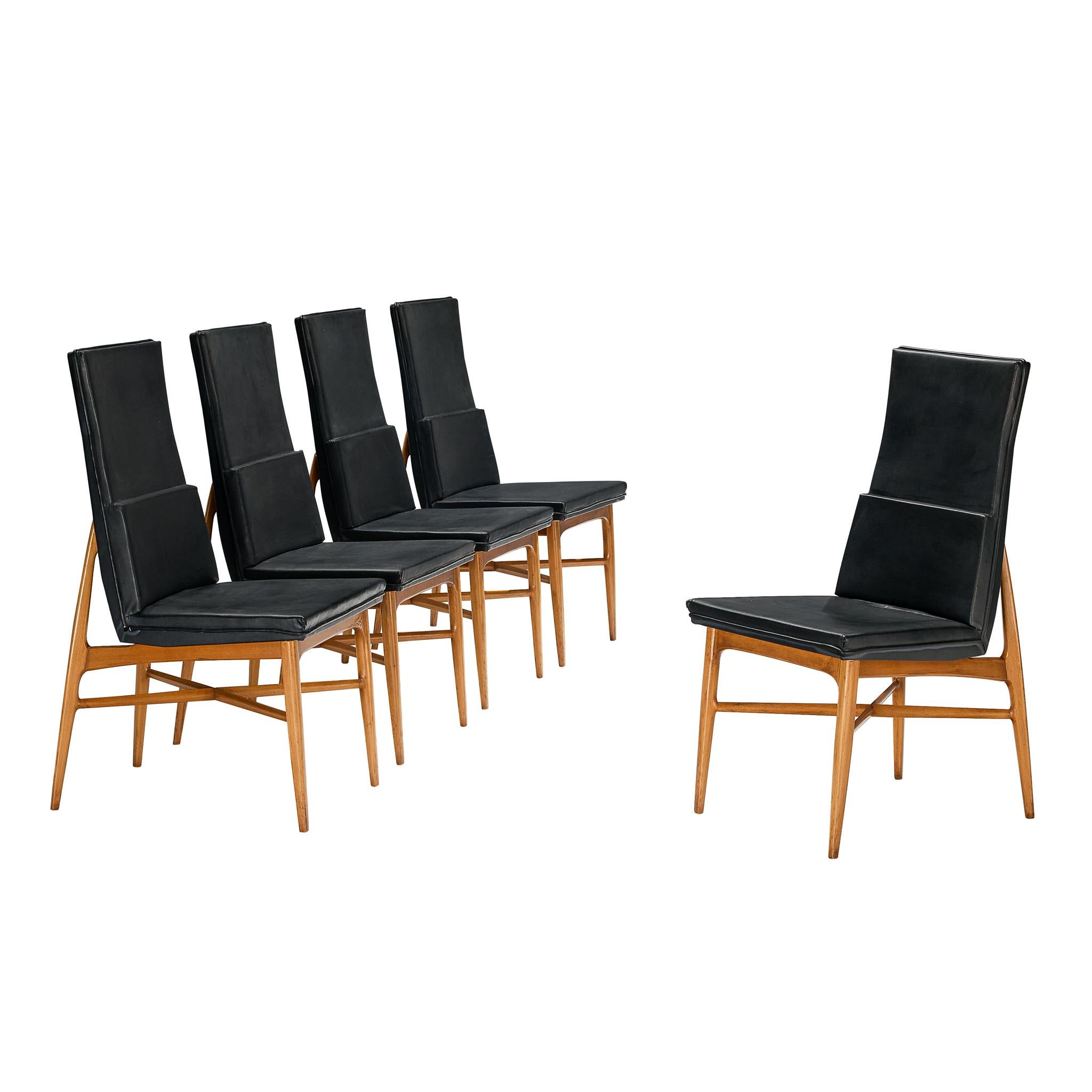 Fred Sandra für De Coene Fünfer-Set 'Madison' Esstischstühle aus Nussbaum im Angebot