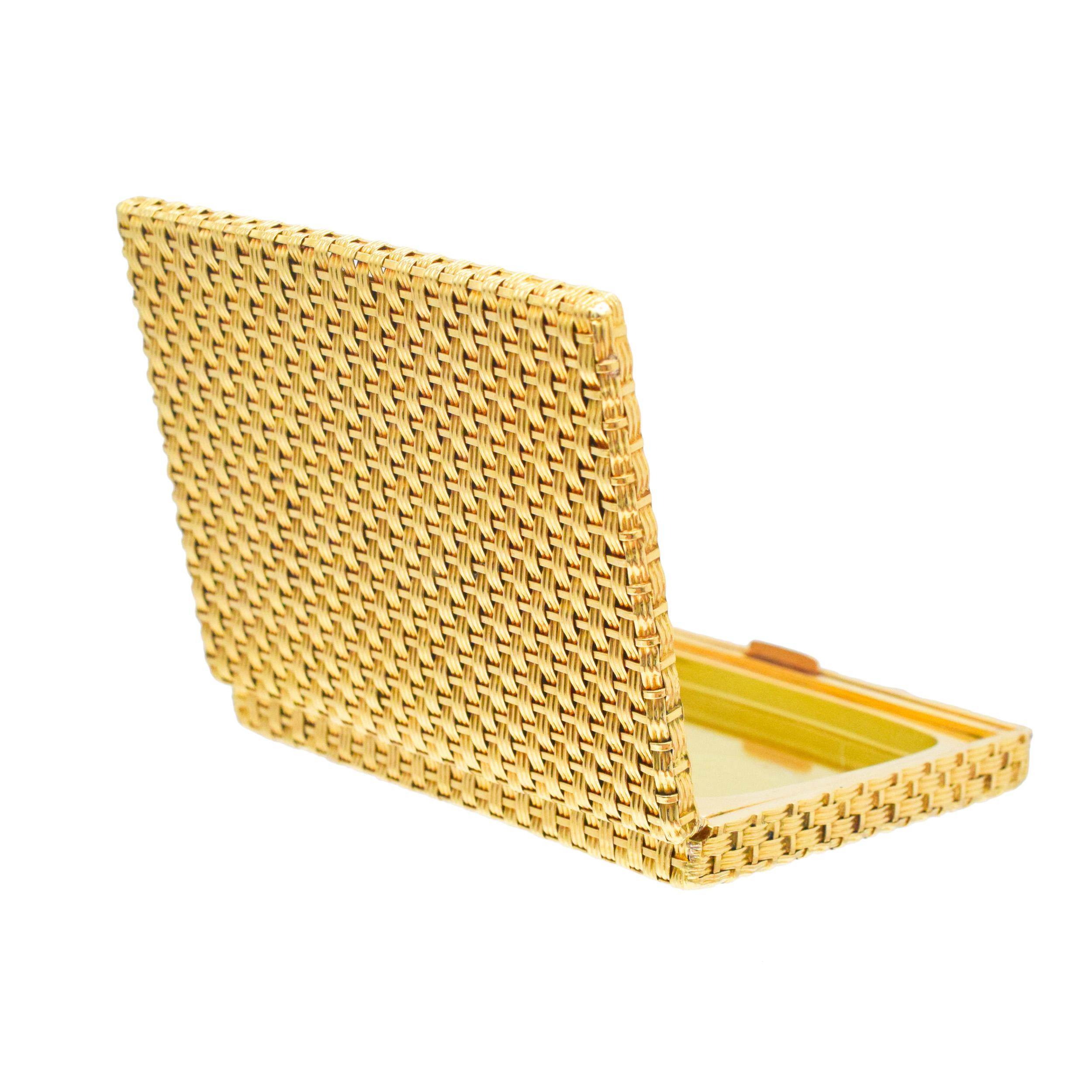 Round Cut Fred Woven 18k Yellow Gold Powder Case With Sapphire Thumb piece. For Sale