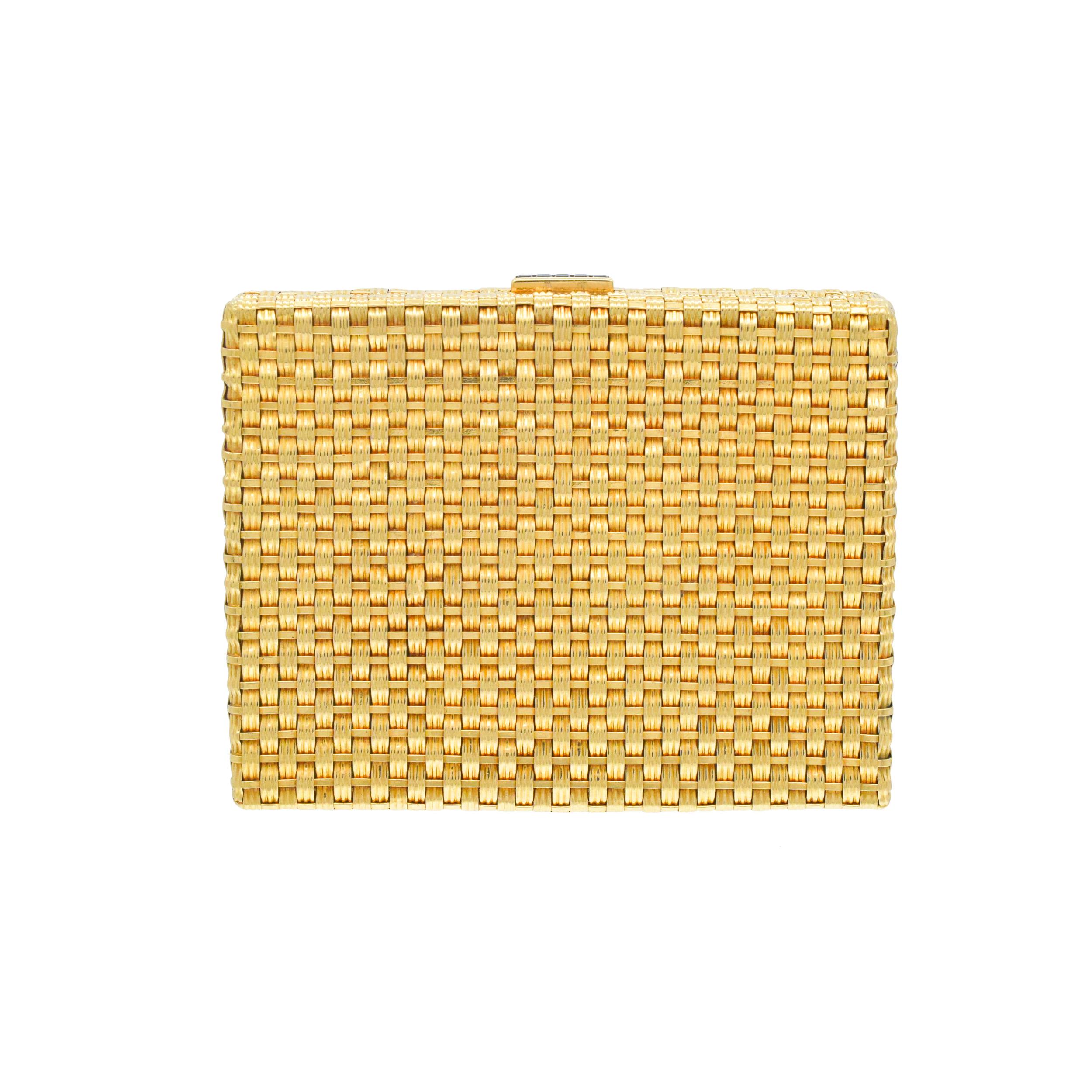 Fred Woven 18k Yellow Gold Powder Case With Sapphire Thumb piece. For Sale 1