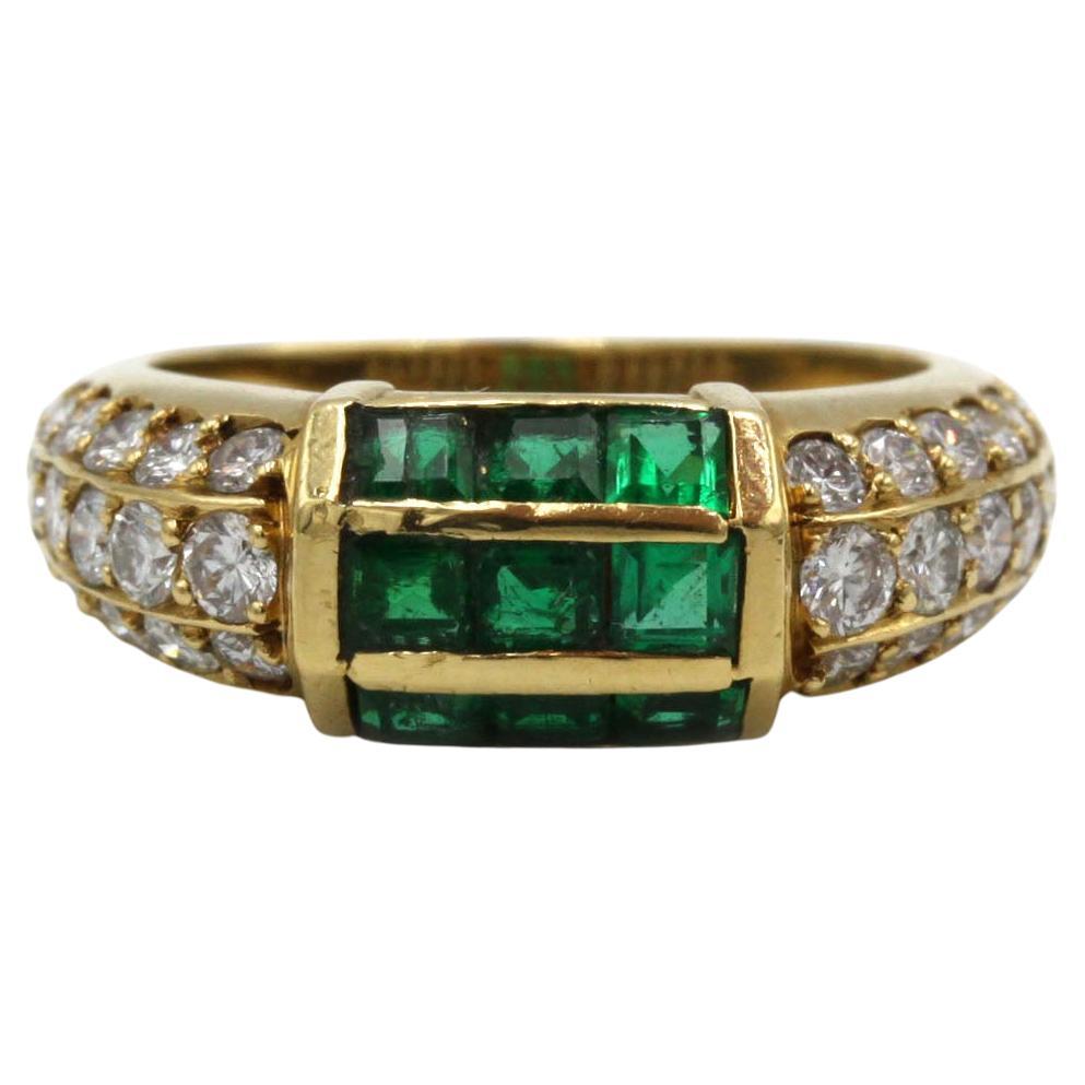 Bague FRED en or jaune avec émeraudes et diamants en vente
