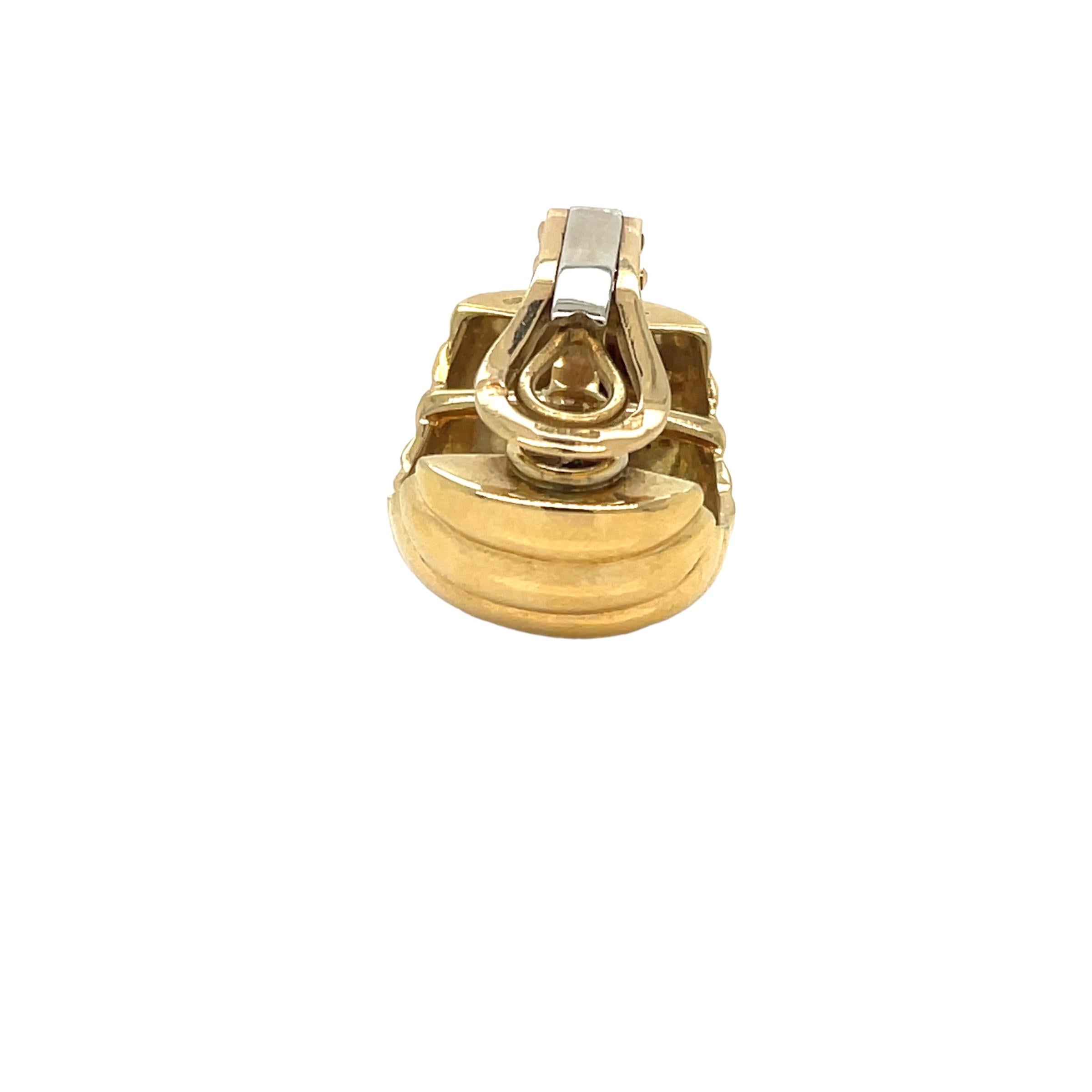 Modern Fred Yellow Gold Half-Hoop Earring For Sale