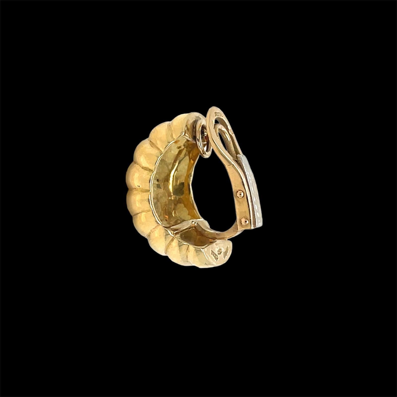 Fred Yellow Gold Half-Hoop Earring For Sale 1
