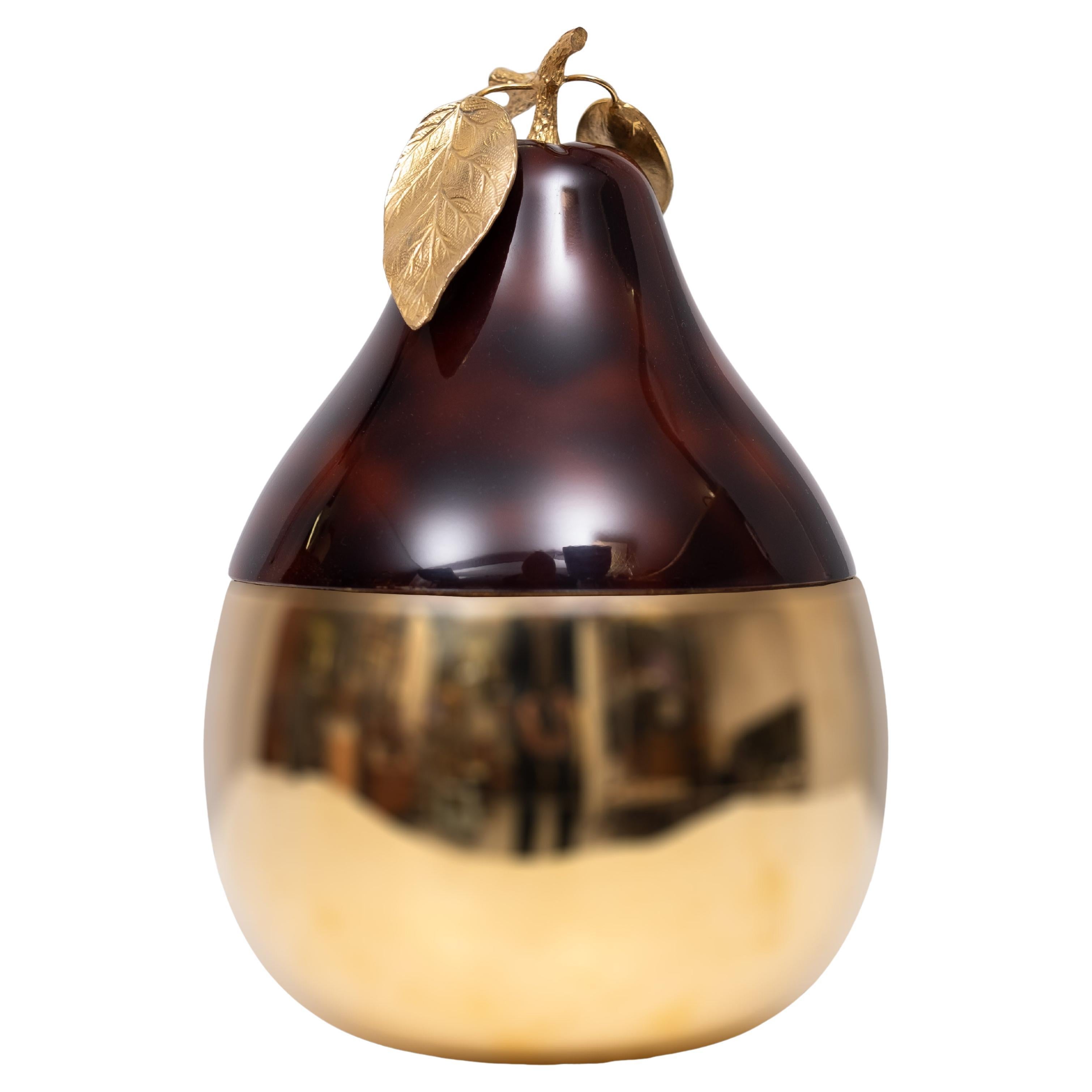 Molto bello il secchiello per il ghiaccio. Oro e finto guscio di tartaruga. Plastica .
Viene fornita con l'impugnatura e la cartella originali.
Così elegante.   New old  stock . alcune macchie . vedi foto . 