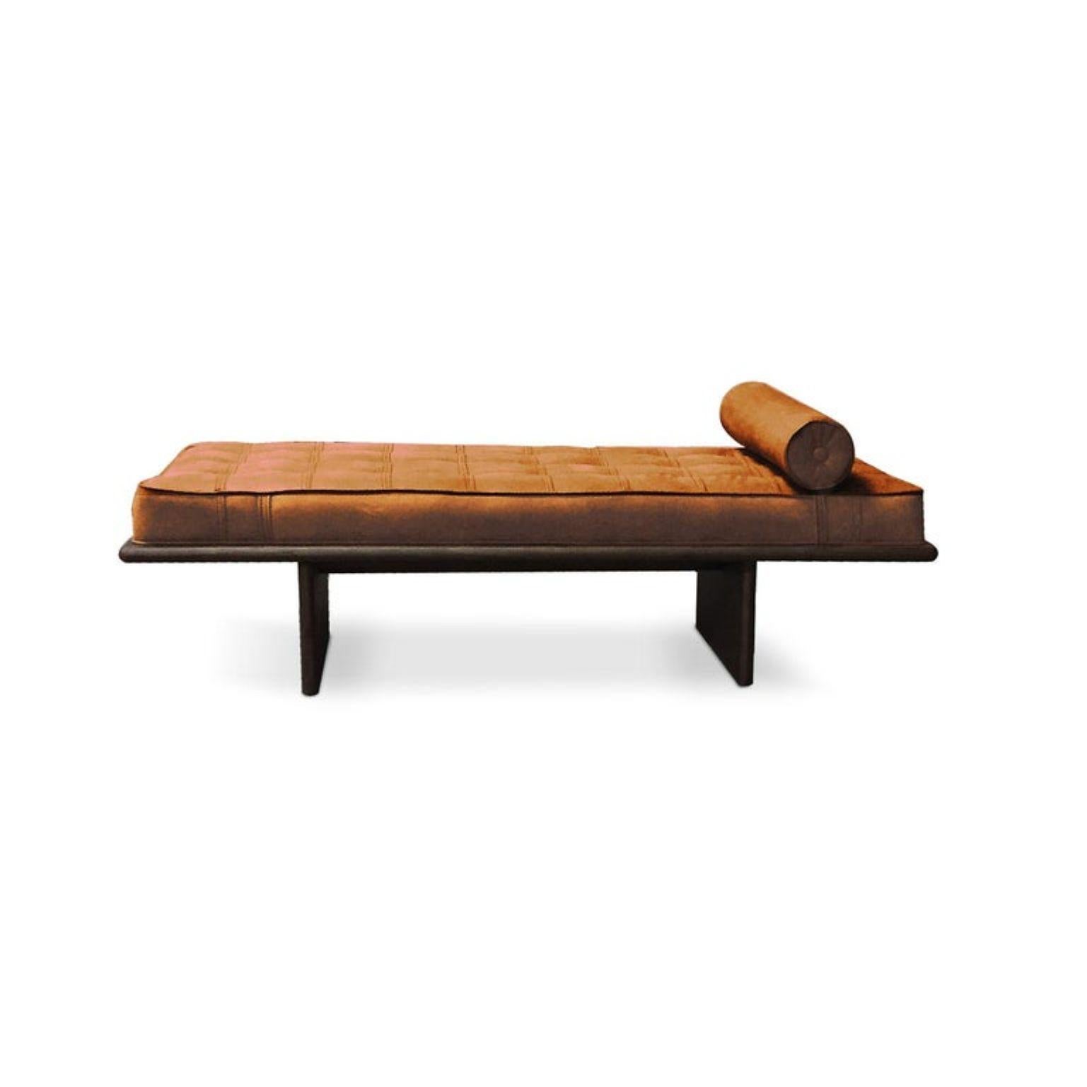 Frederic daybed by Collector
Materials: Structure in solid oak wood. Upholstered in genuine Sequoia 4003 leather.
Dimensions: W 190 x D 90 x H 50 cm.

Frederic daybed it’s inspired by Japanese minimalism. With simple and clean structure,