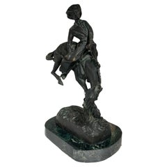 Frederic Remington Patinierte Bronze-Skulptur "Der Geächtete"