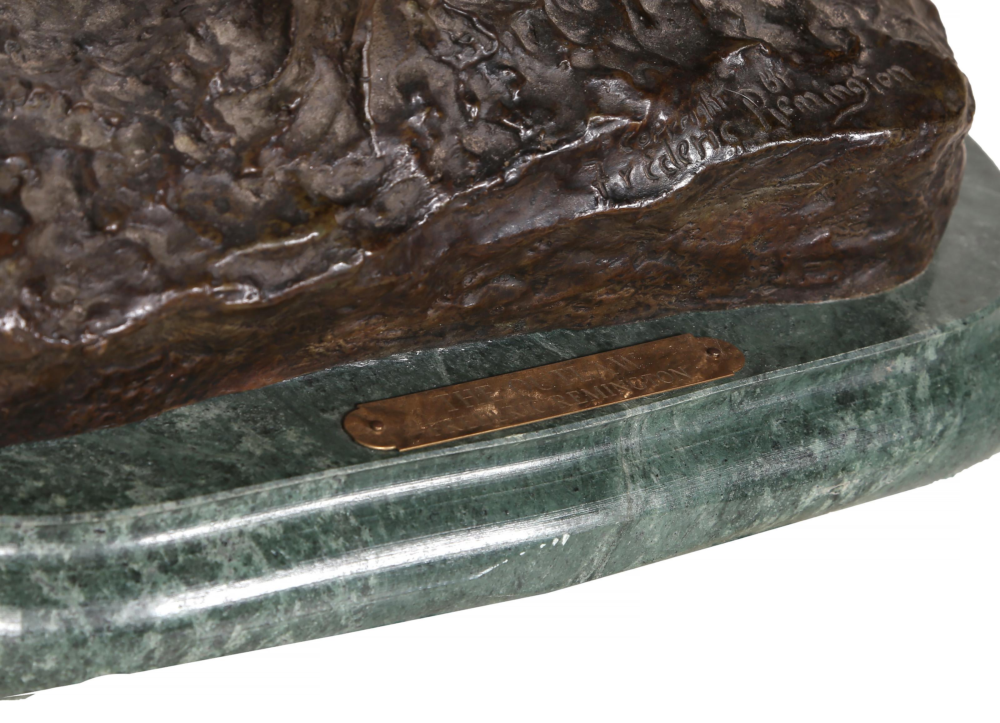 Il fuorilegge, scultura realista americana in bronzo (after) Frederic Remington in vendita 1