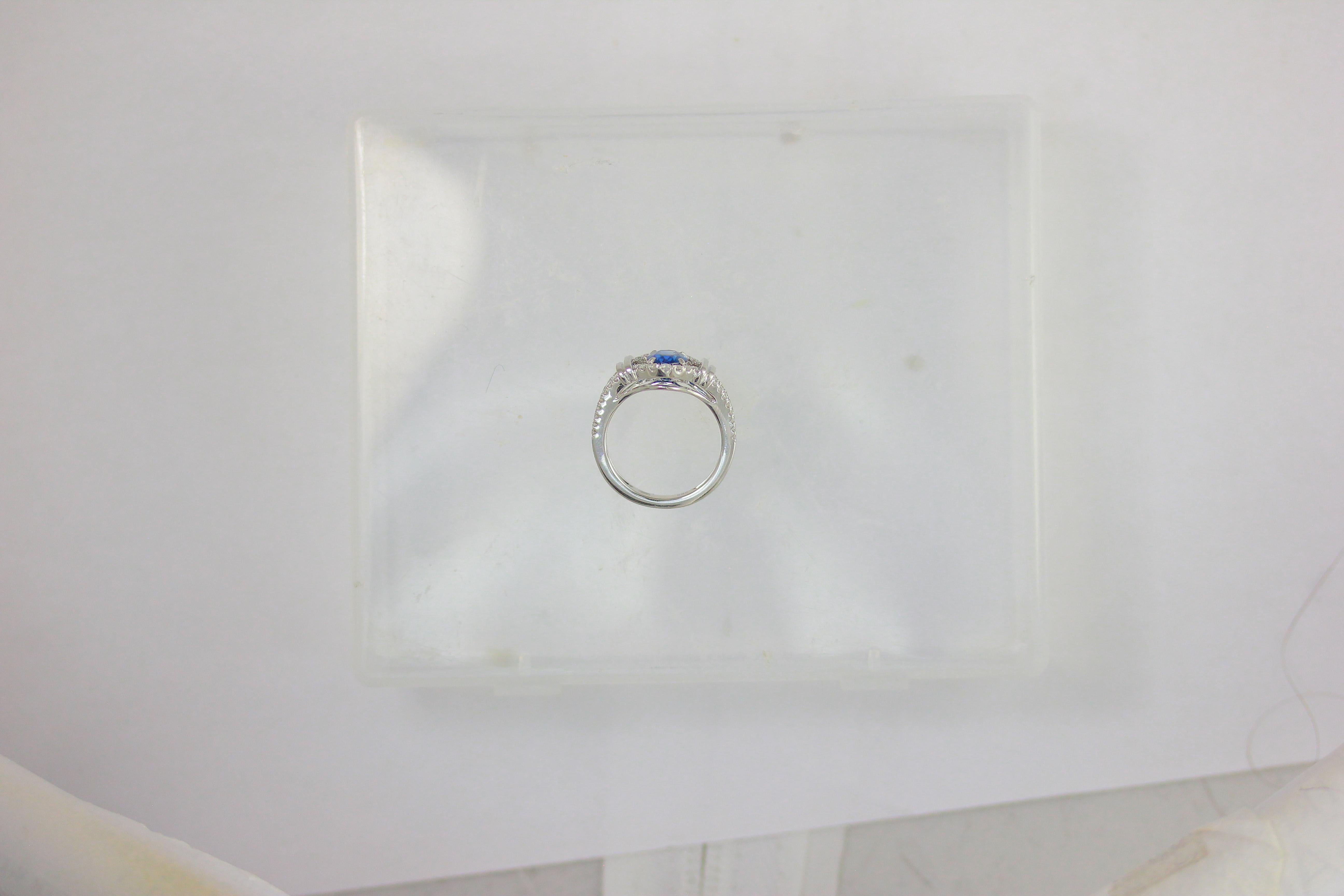 Contemporary Frederic Sage 1.63 Carat Sapphire and White Diamond Engagement Cocktail Ring For Sale