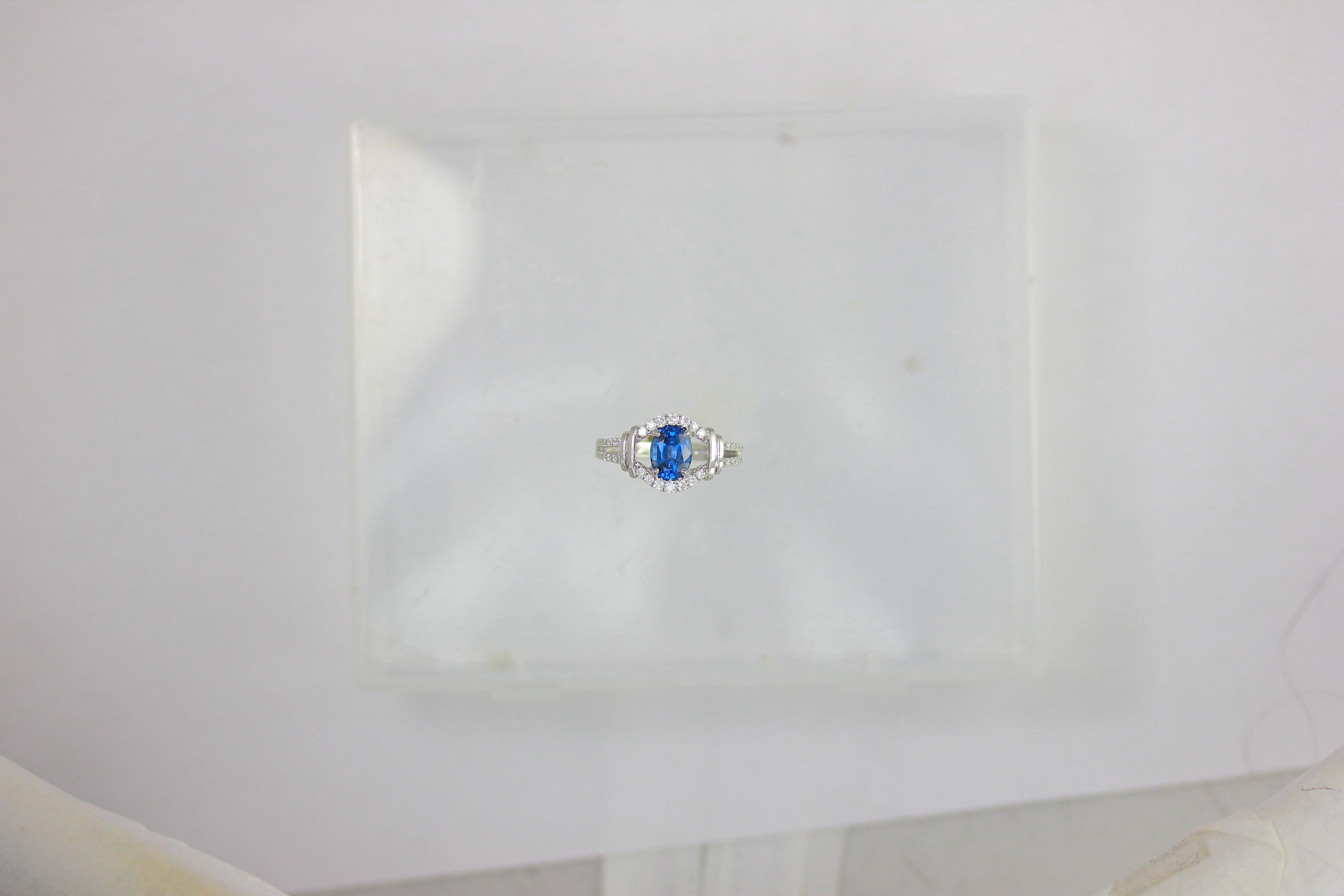 Frederic Sage 1.63 Carat Sapphire and White Diamond Engagement Cocktail Ring In New Condition For Sale In New York, NY