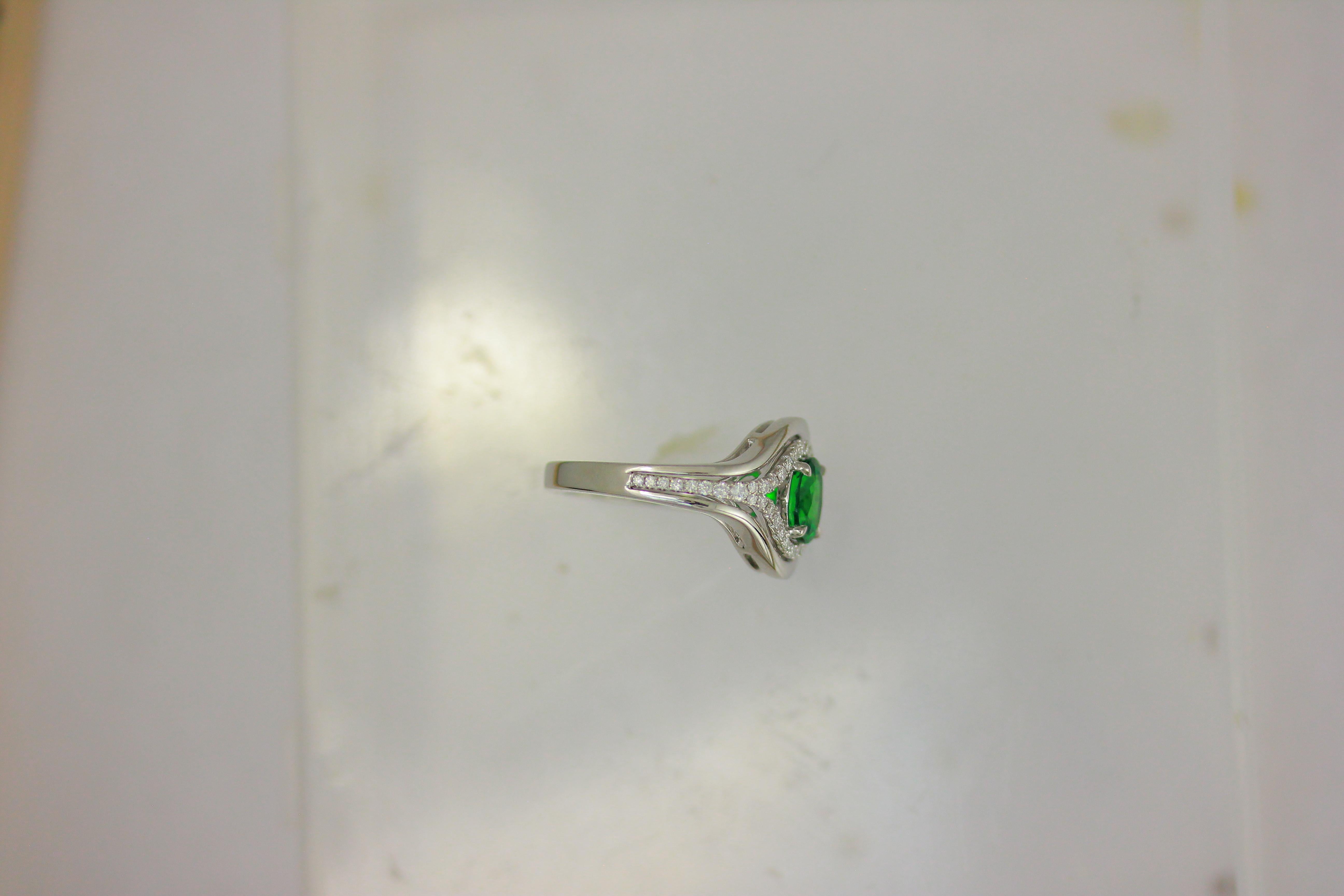 Frederic Sage 1.63 Carat Tsavorite and White Diamond Engagement Cocktail Ring In New Condition For Sale In New York, NY