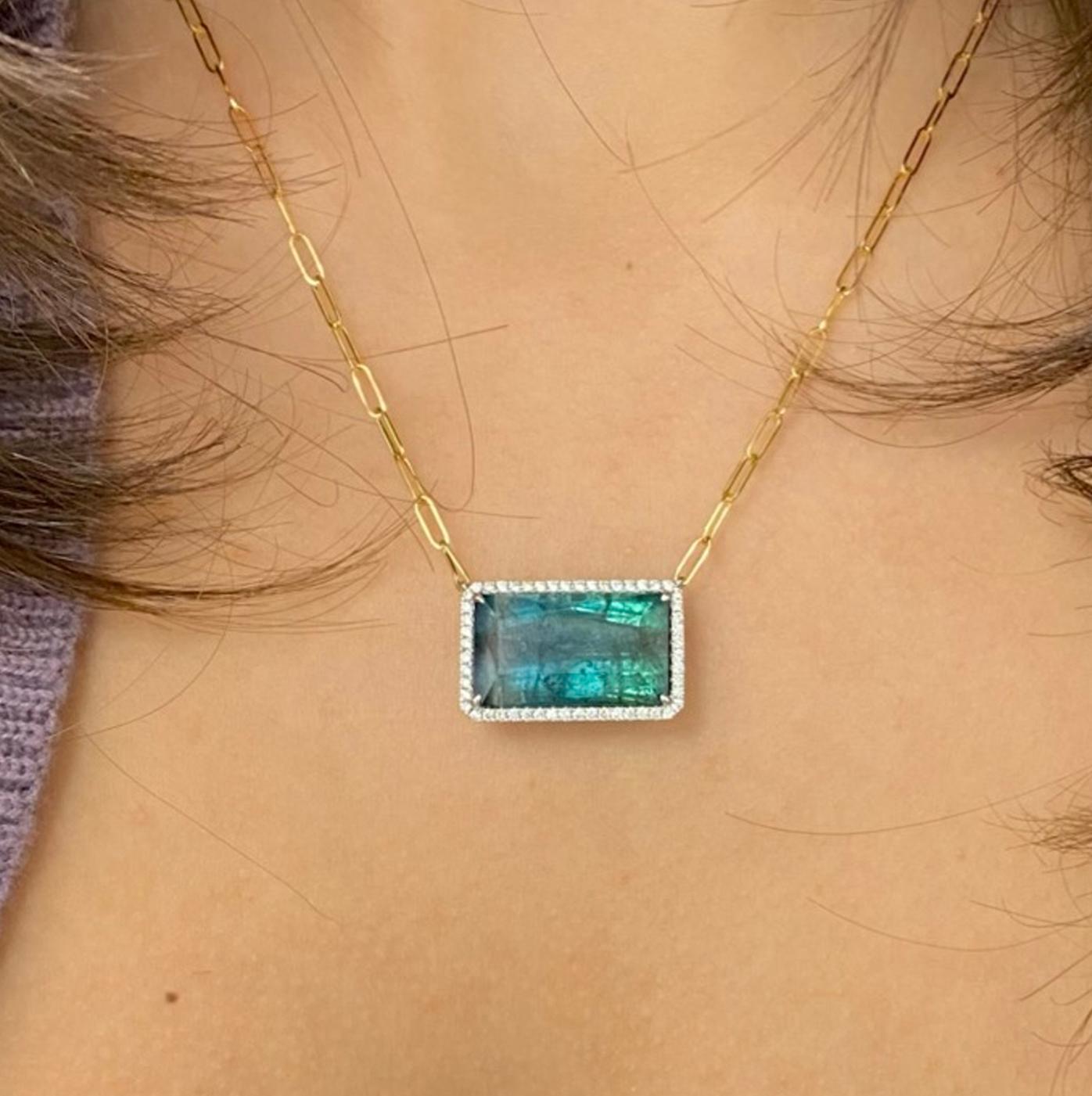 Frederic Sage-Halskette mit Anhänger aus 18 Karat Gelb- und Weißgold mit zweifarbigem Turmalin im Zustand „Neu“ im Angebot in Great Neck, NY
