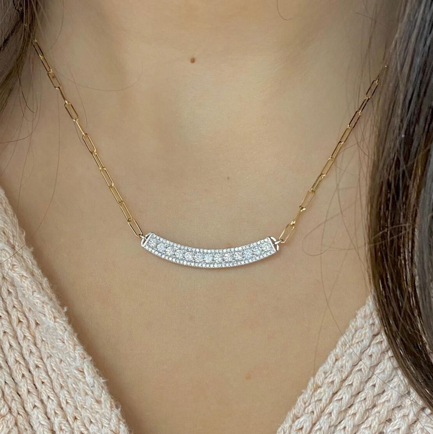 Short Diamond Horizontal Linear Curve Pendant with Chain In New Condition For Sale In Great Neck, NY