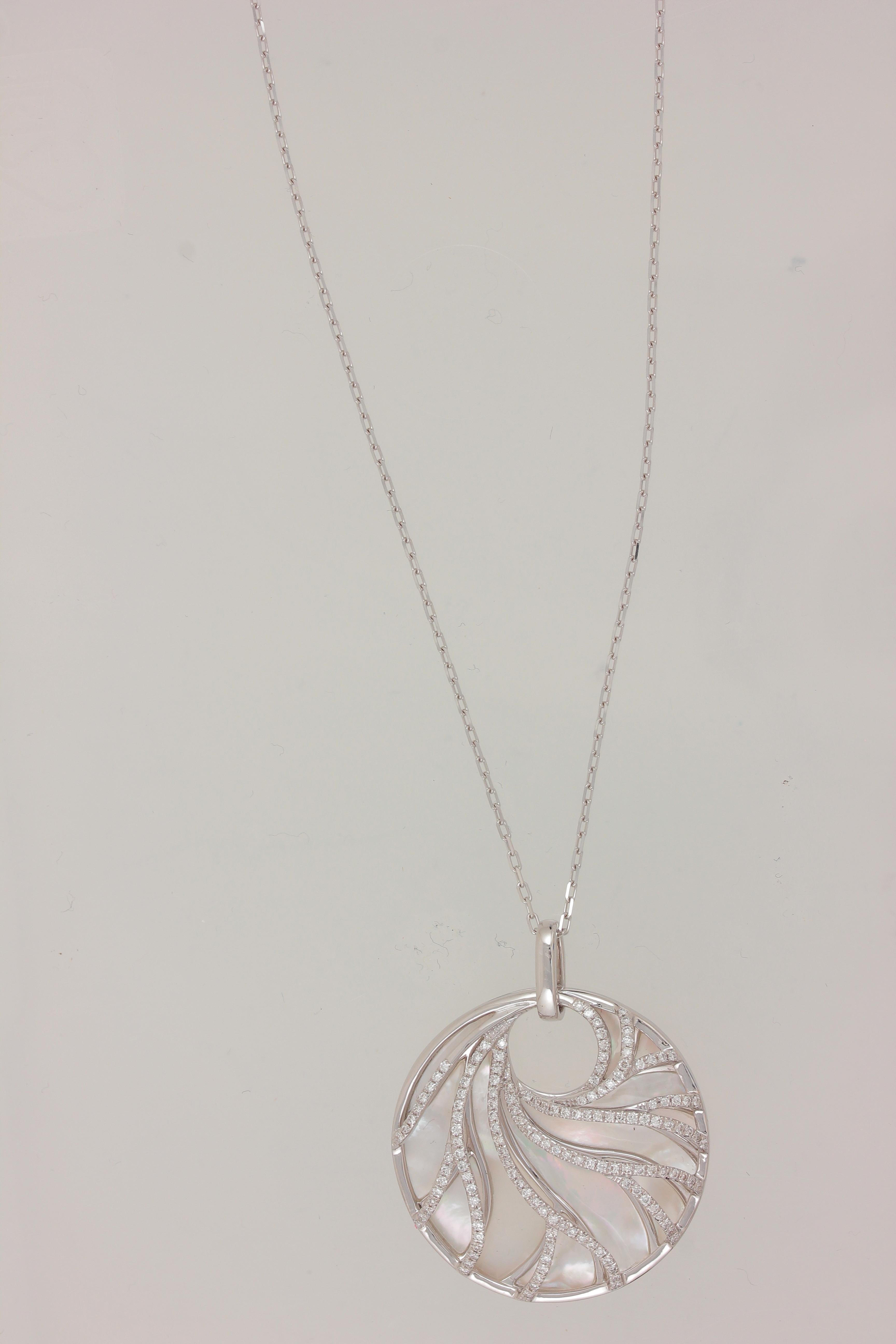 Contemporary Frederic Sage White Mother-of-Pearl Venus Diamond Pendant with Chain For Sale
