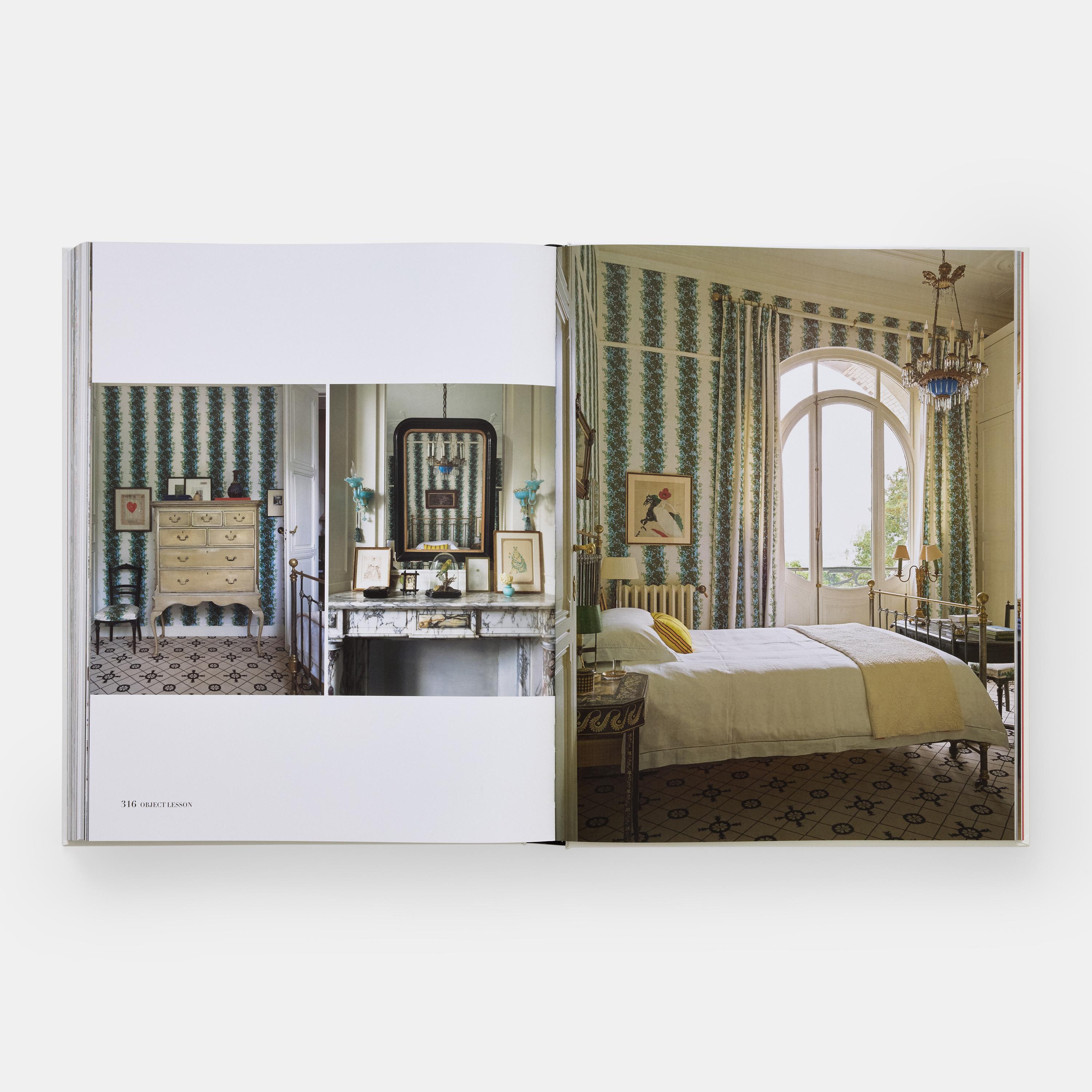 FREDERIC : The Last Word in Chic Neuf - En vente à New York, NY