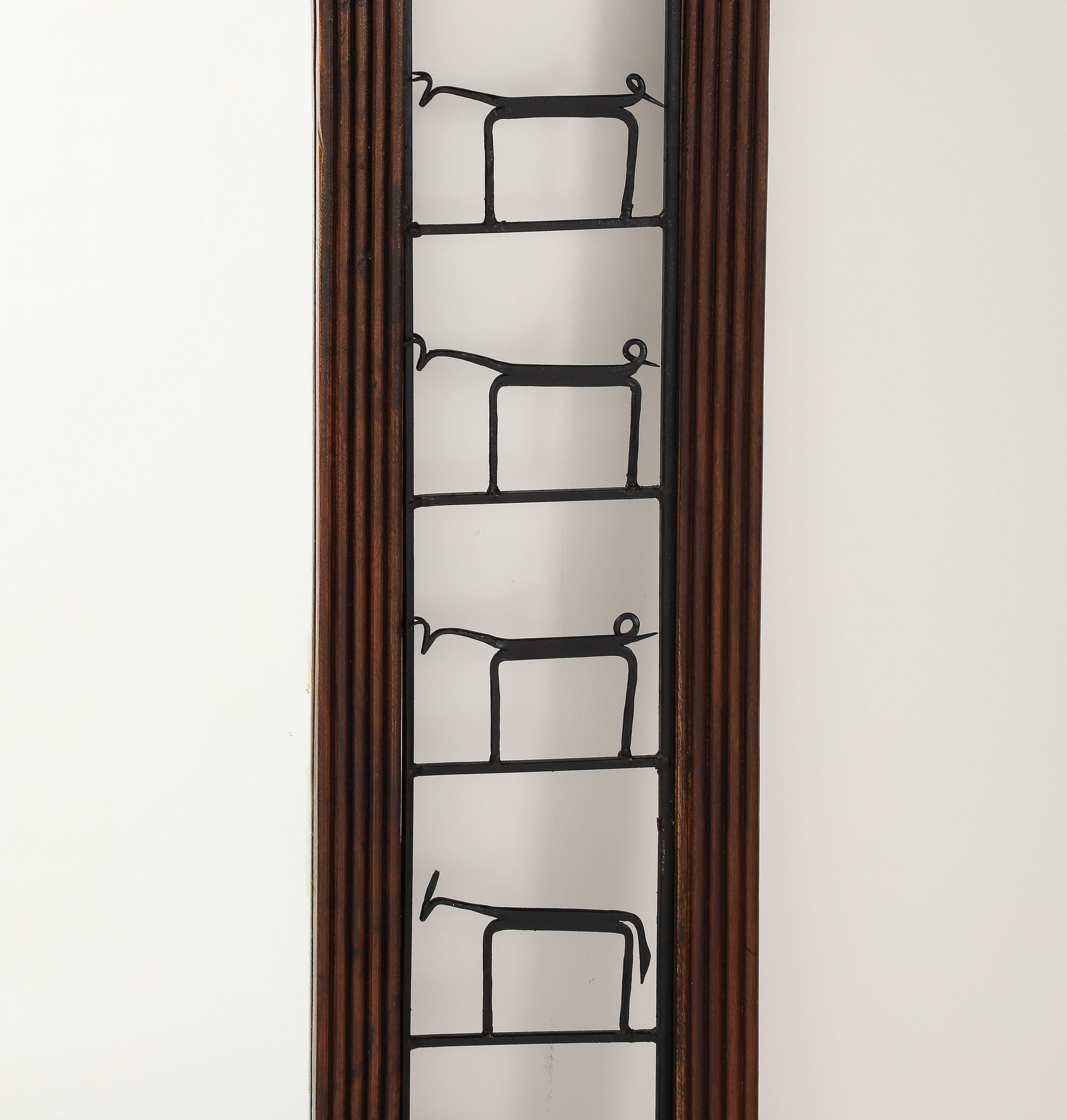 Specchio da parete figurato in ferro e legno Frederic Weinberg, 1950 circa in vendita 8