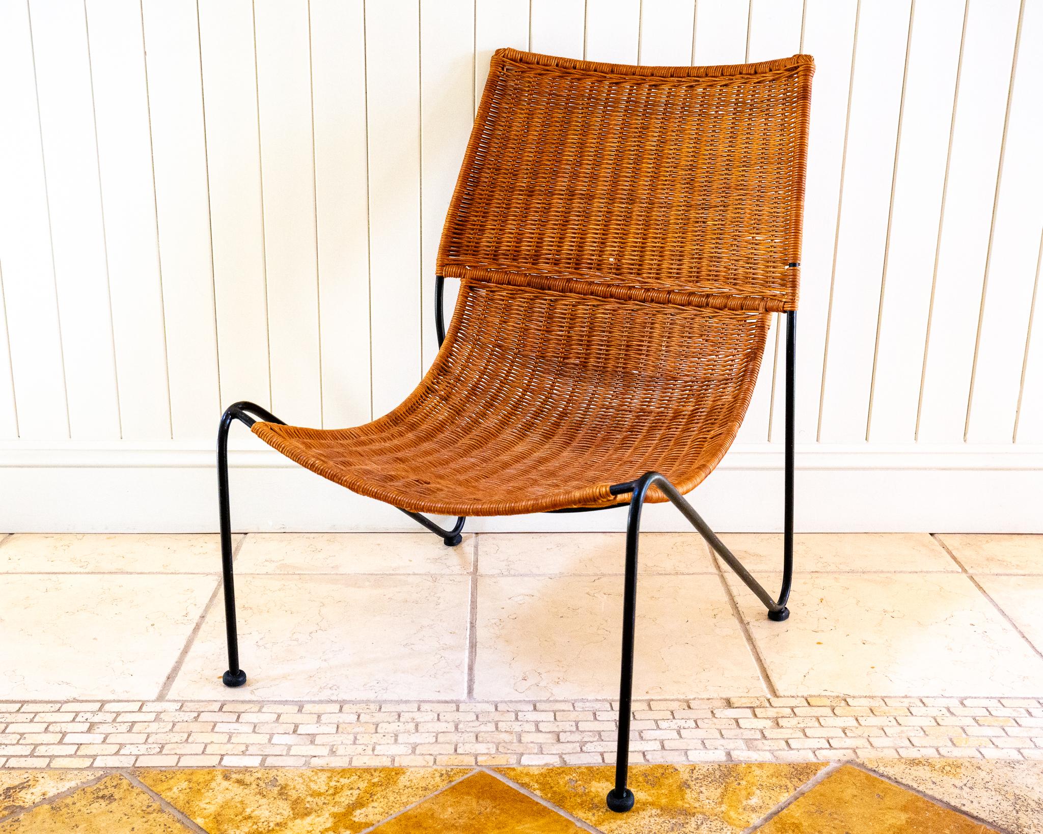 Frederic Weinberg Loungesessel MCM Korbweide Schmiedeeisen Niedriger Mid-Century Bauhaus (Moderne der Mitte des Jahrhunderts) im Angebot