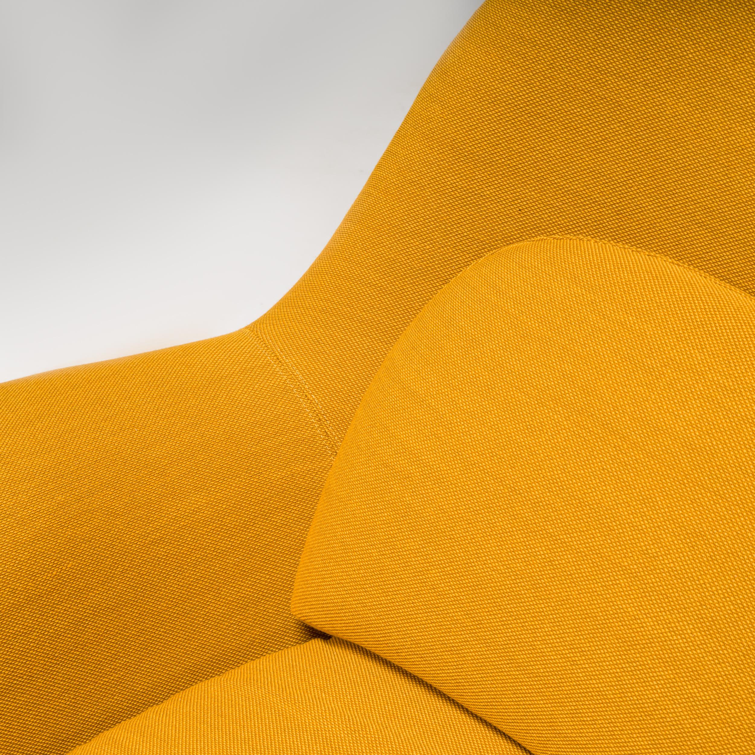 Fredericia by Space Copenhagen Fauteuil lounge Swoon en tissu jaune moutarde, 2021 en vente 4