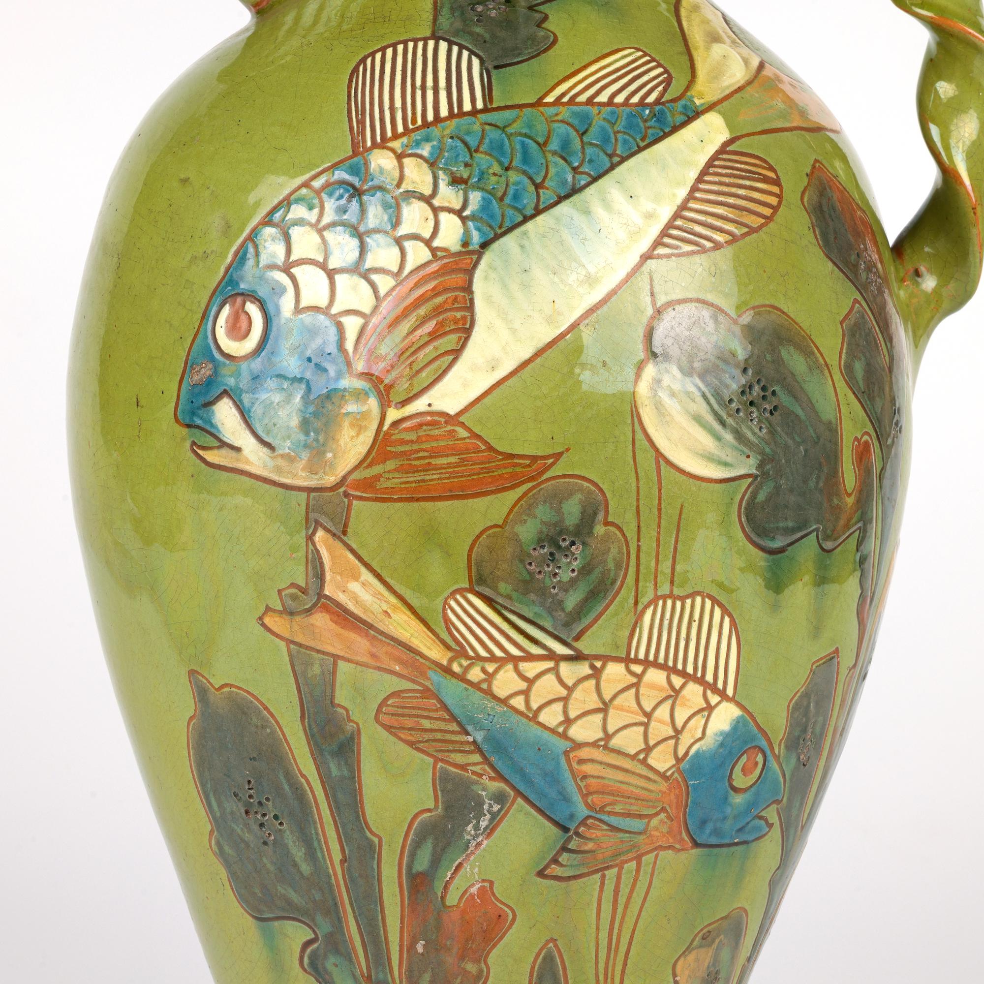 Anglais Pichet à poisson en poterie d'art Frederick Braddon pour Charles Brannam 1896 en vente