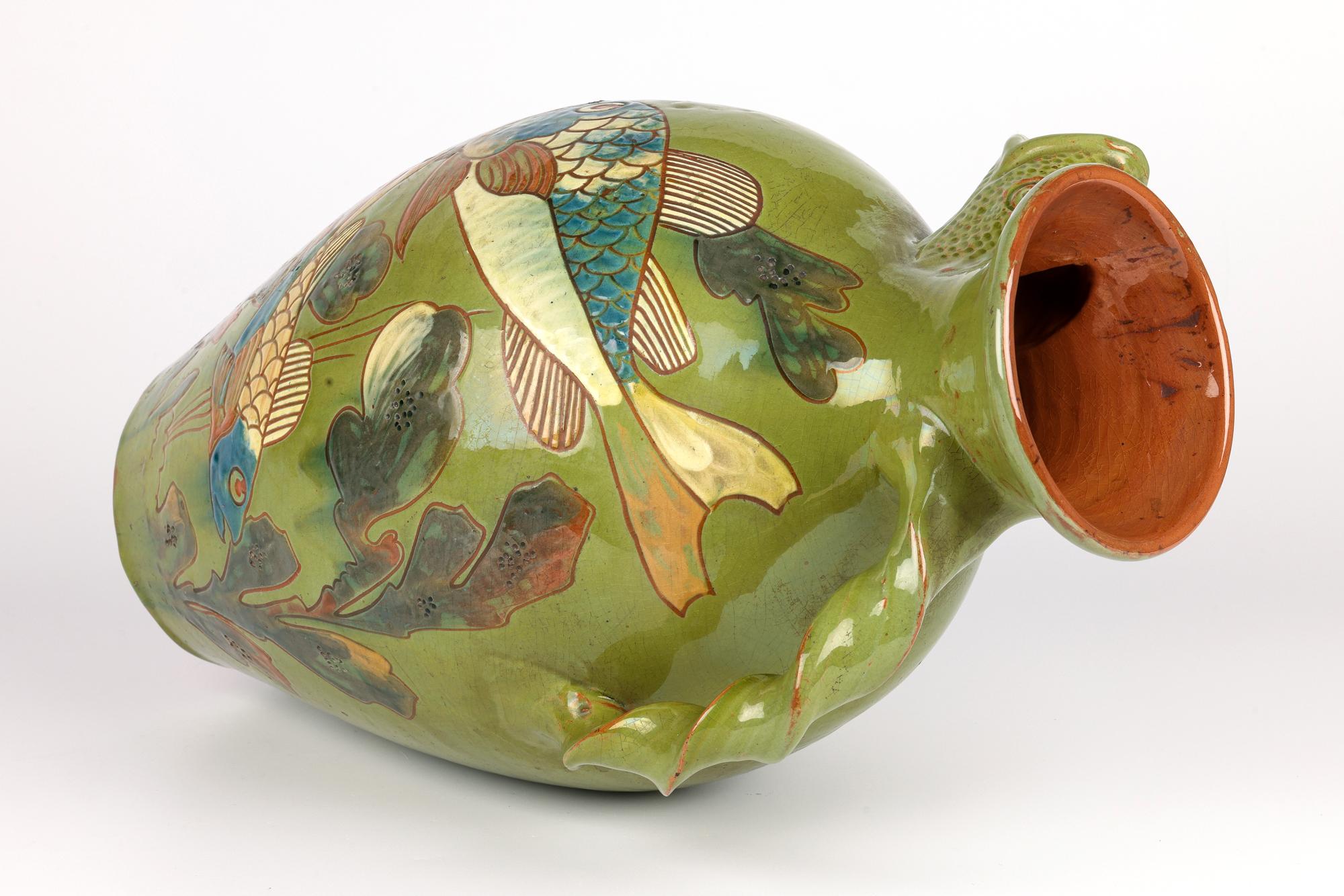 Fin du XIXe siècle Pichet à poisson en poterie d'art Frederick Braddon pour Charles Brannam 1896 en vente