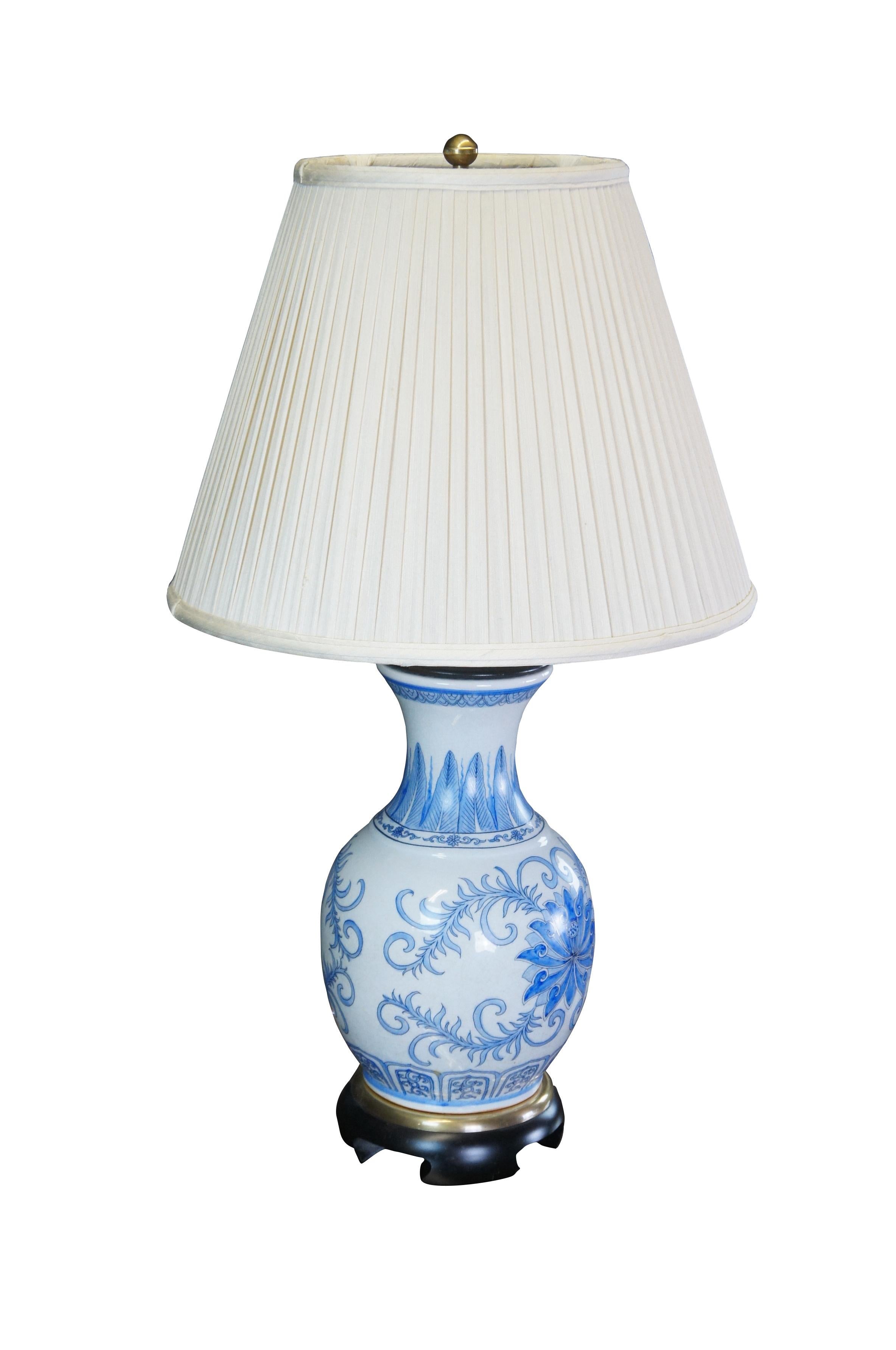 Chinoiserie Frederick Cooper Blue White Chinese Porcelain Mantel Vase Urn Ginger Jar Lamp For Sale