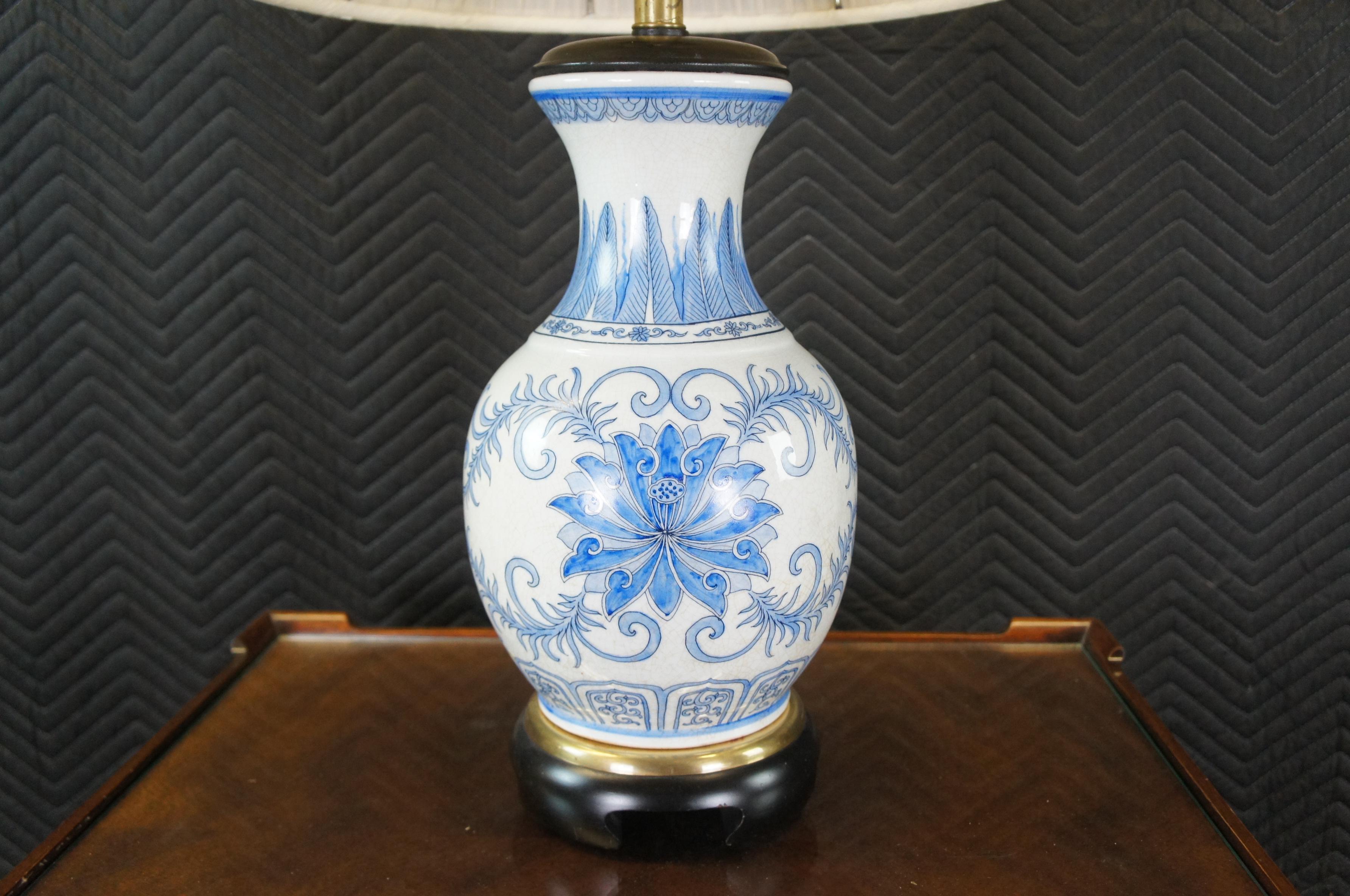 Frederick Cooper Blue White Chinese Porcelain Mantel Vase Urn Ginger Jar Lamp In Good Condition For Sale In Dayton, OH