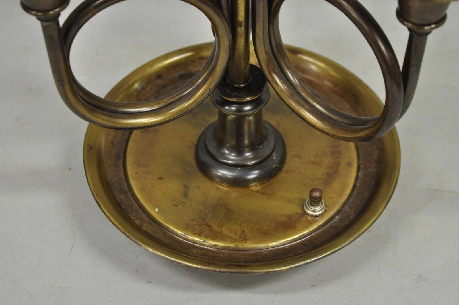Frederick Cooper Messing Bouillotte Trompete Arm Tischlampe w / Grün Tole Schatten im Angebot 4