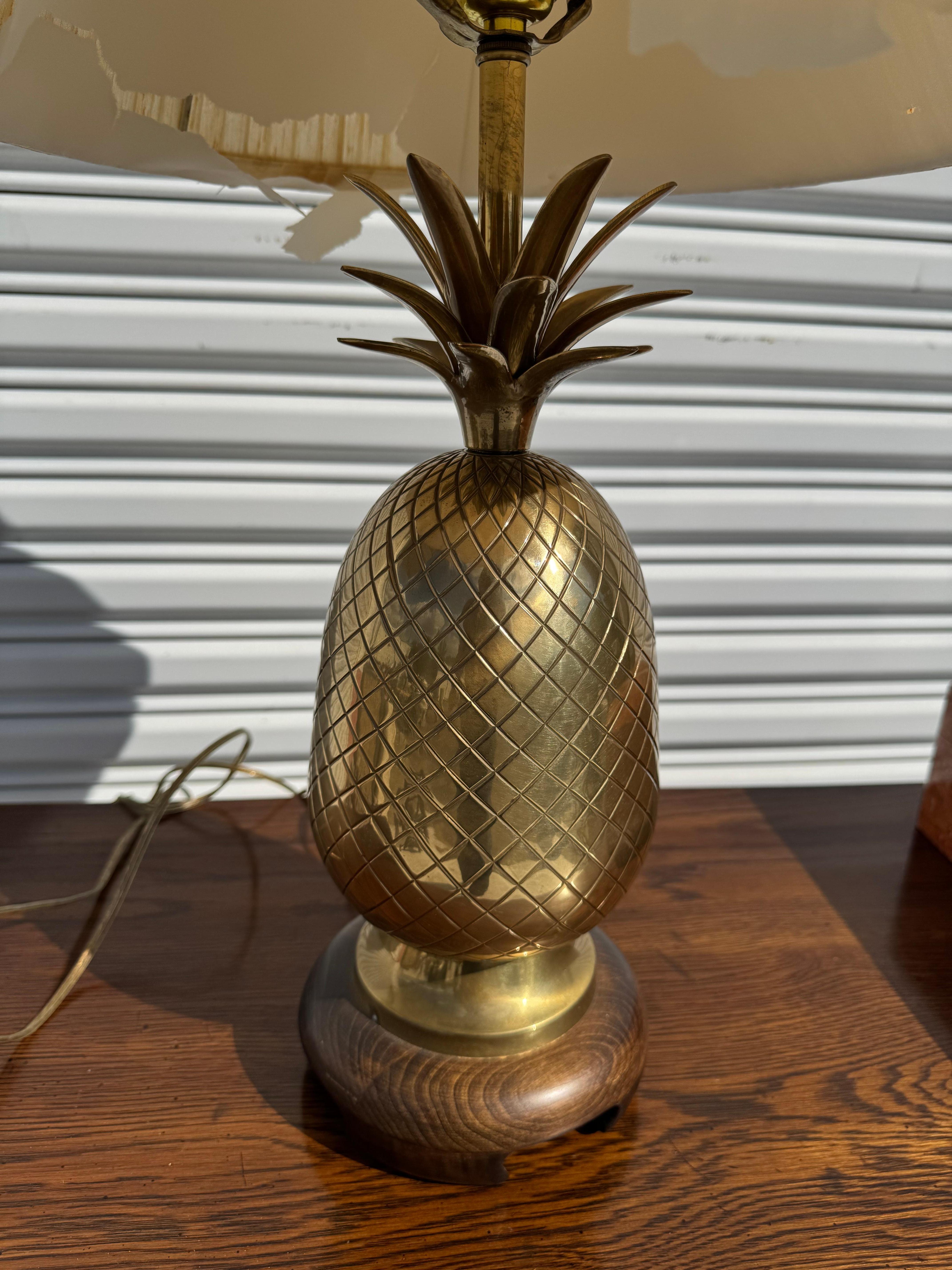 Lampada da tavolo ad ananas in ottone Frederick Cooper In condizioni buone in vendita a Pasadena, TX