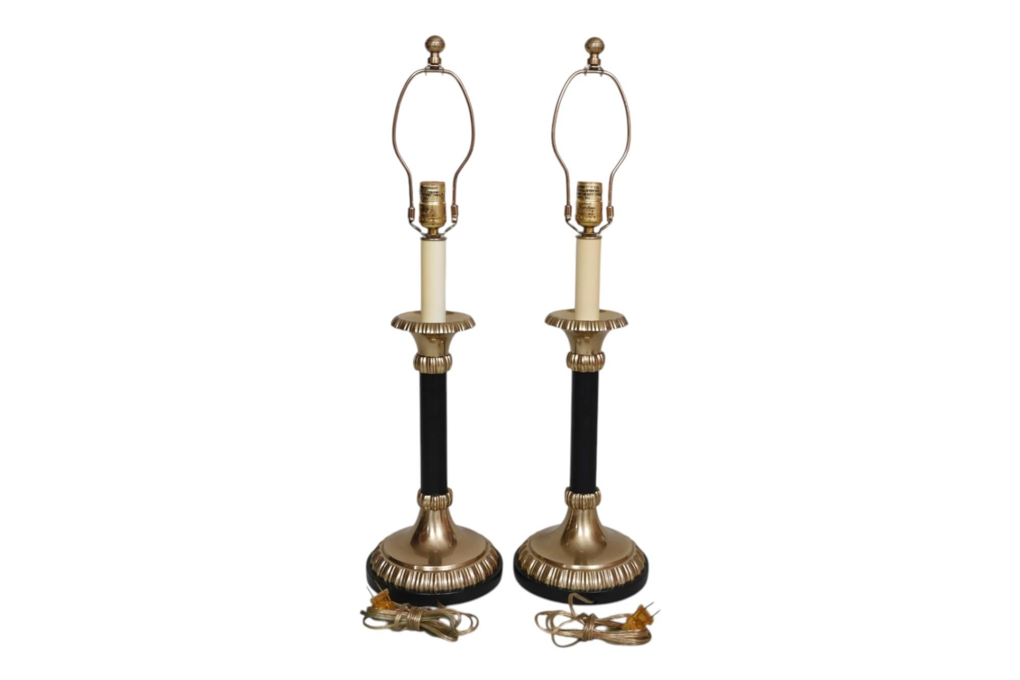 Américain Paire de lampes-bougies Frederick Cooper en vente