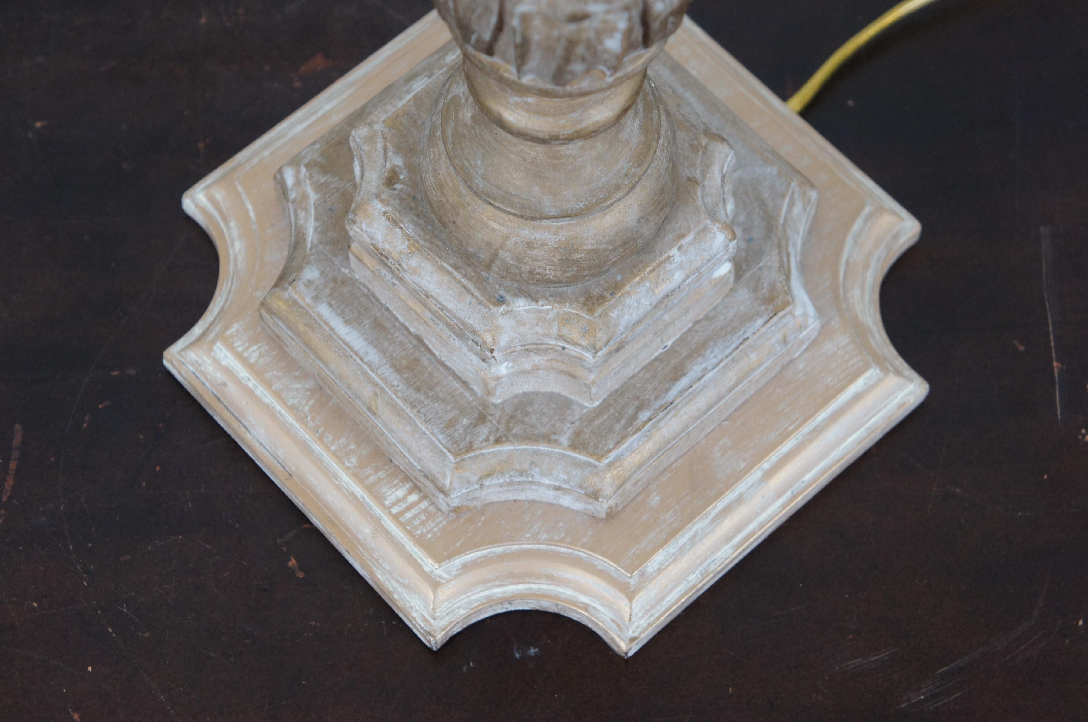 Frederick Cooper lampe de bureau à colonne en bois sculpté et or vieilli en vente 5