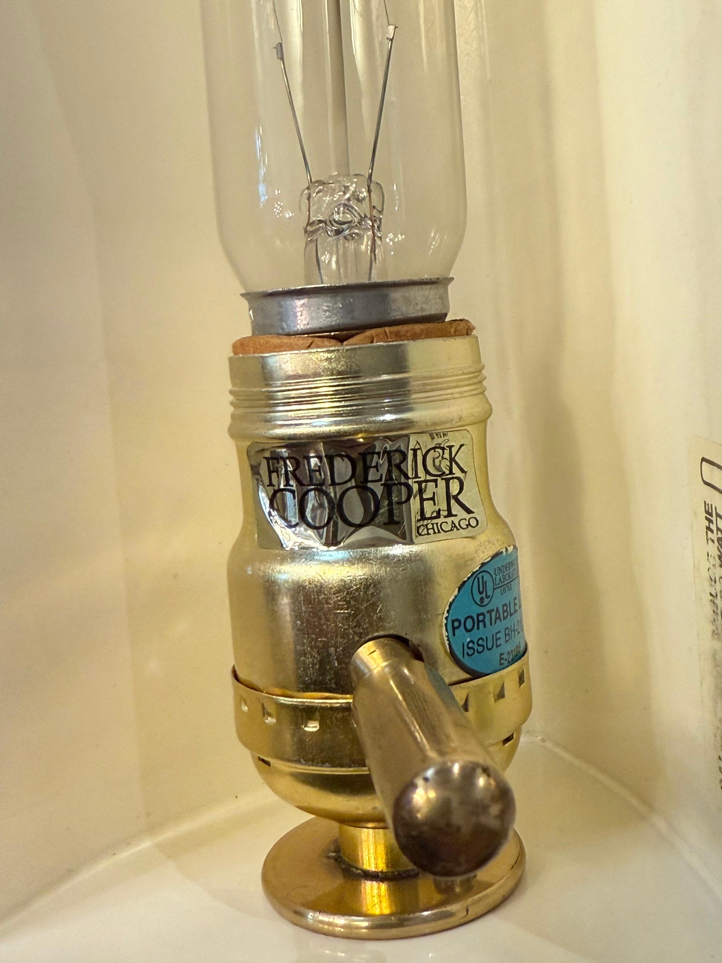 Lámpara de pie Frederick Cooper Chicago siglo XX en venta