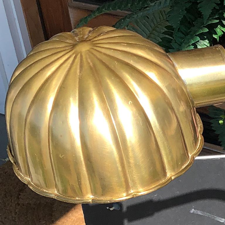 clam shell floor lamp