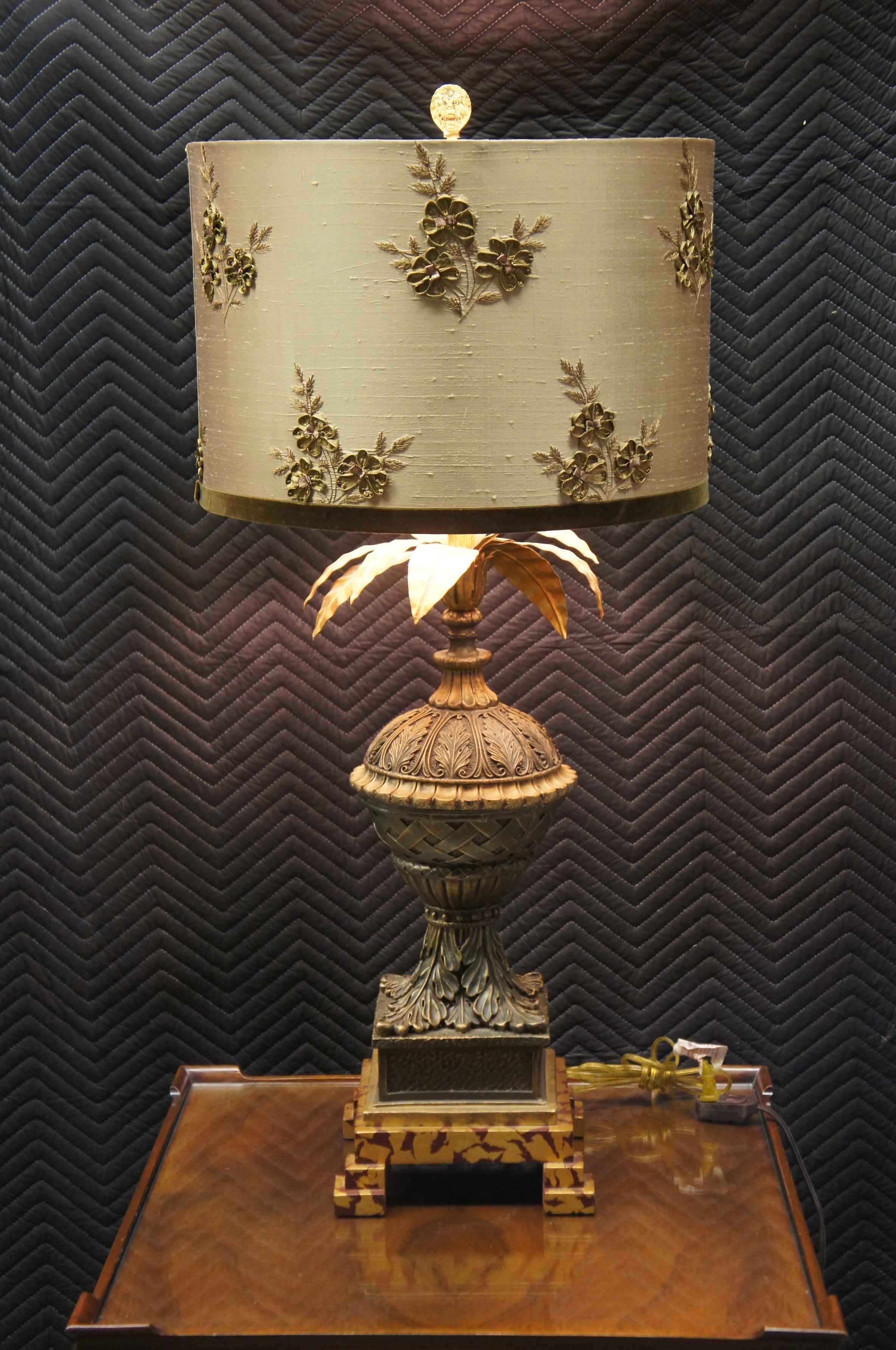 Frederick Cooper - Lampe de bureau en forme d'urne ananas en tissu tressé français à base marbrée en vente 7