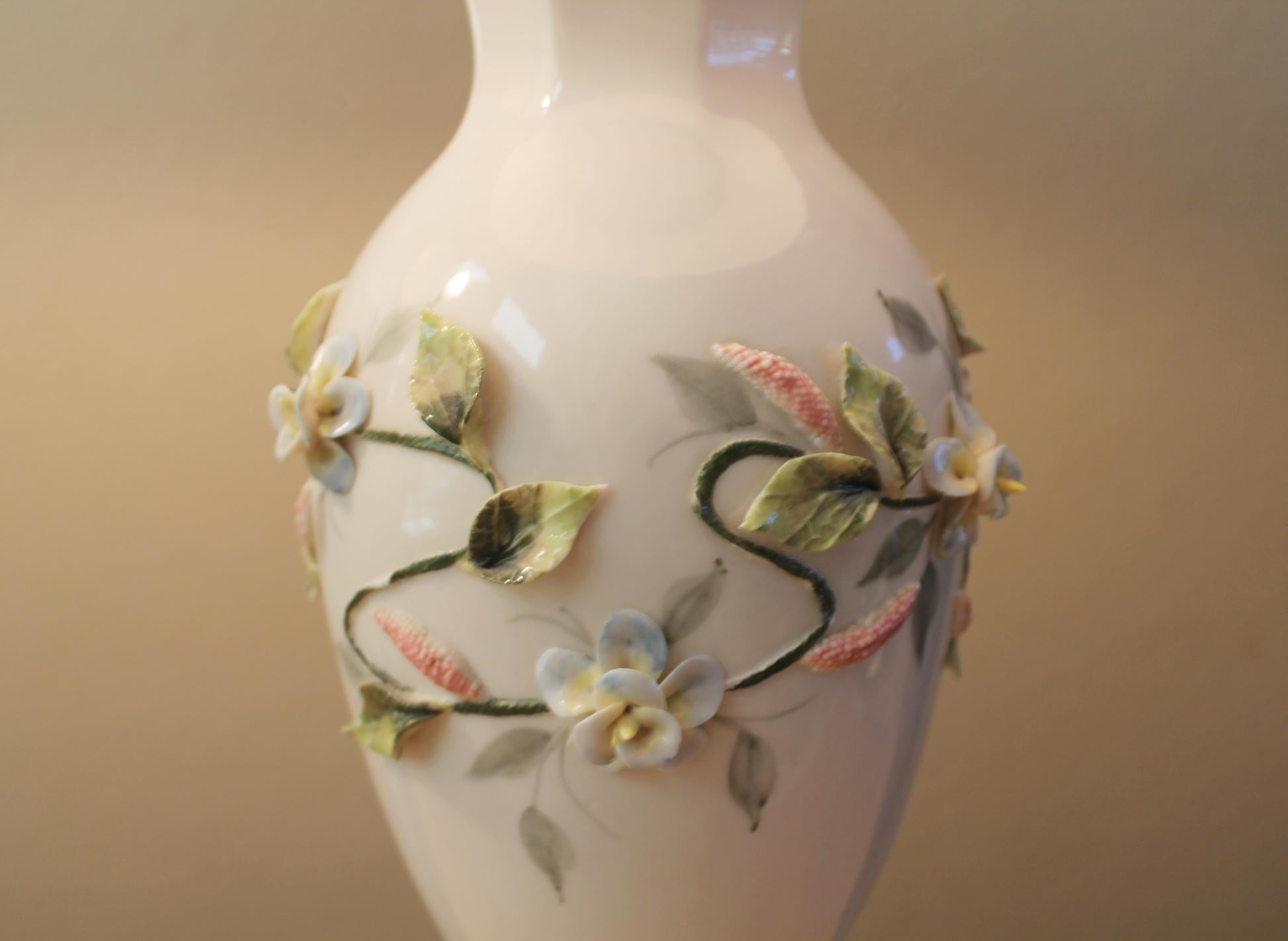 Frederick Cooper Gorgeous Rococo Italian Porcelain Lamp Pair! Floral Louis XV For Sale 1