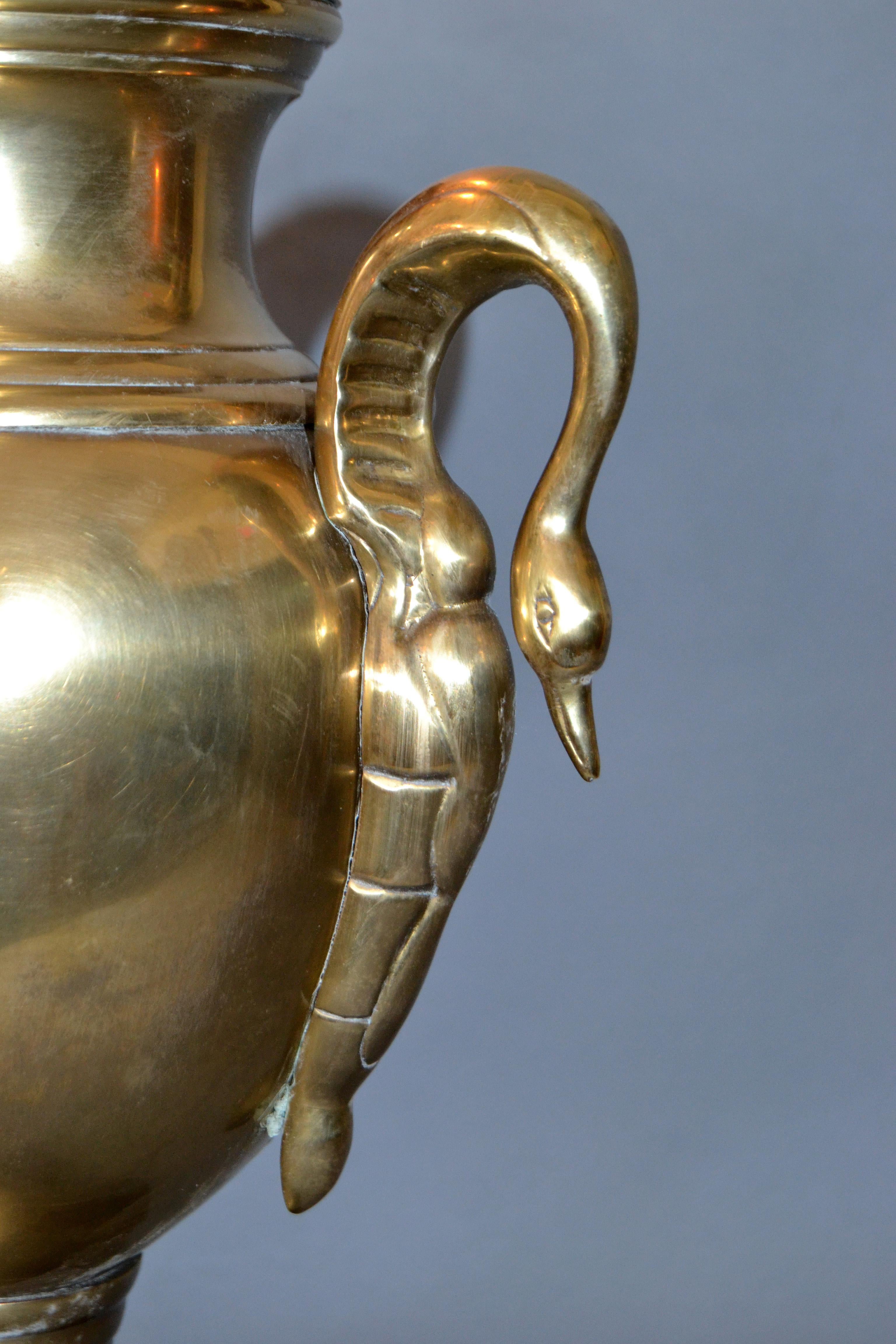 Frederick Cooper Hollywood Regency Heavy Brass Swan Details and Wood Table Lamp  In Good Condition In Miami, FL