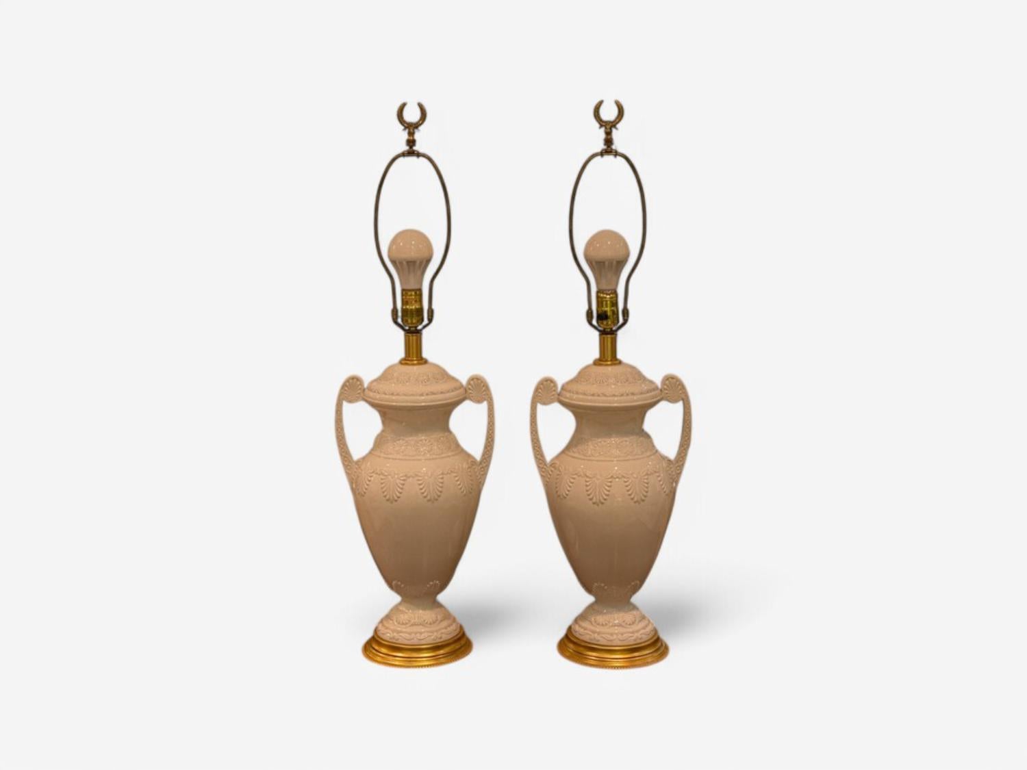 Frederick Cooper, Lenox, style néoclassique, porcelaine blanche, lampes de bureau, années 1980 Bon état - En vente à Manhasset, NY