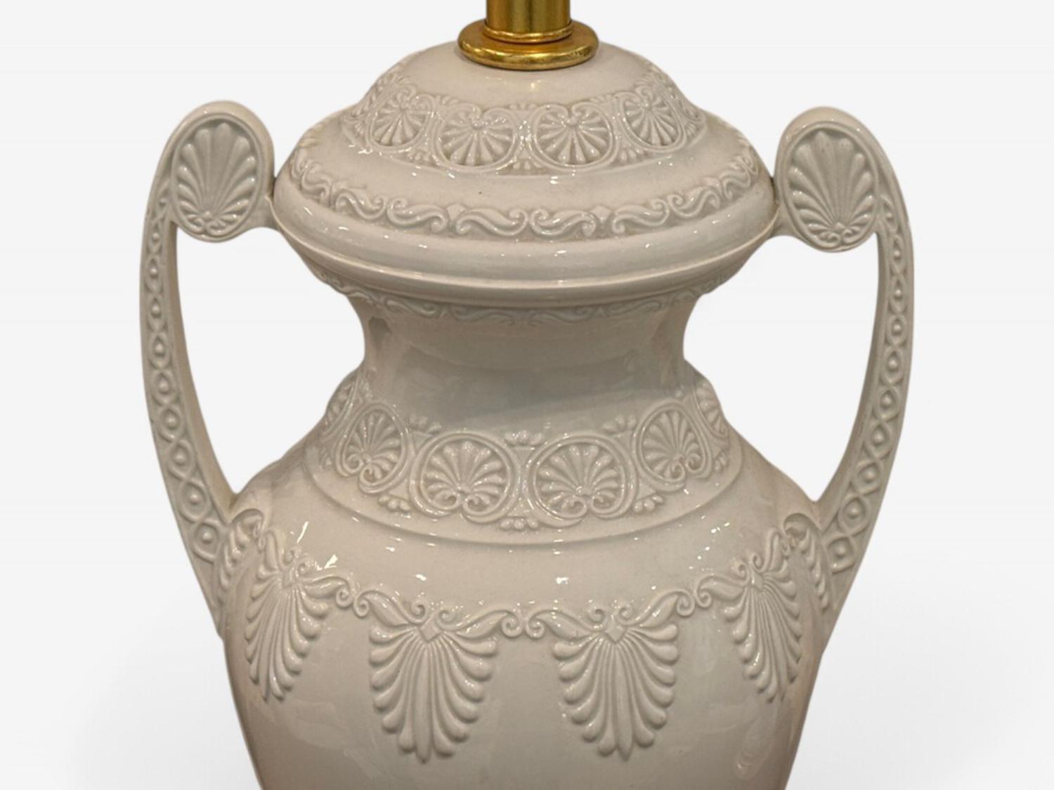 20ième siècle Frederick Cooper, Lenox, style néoclassique, porcelaine blanche, lampes de bureau, années 1980 en vente