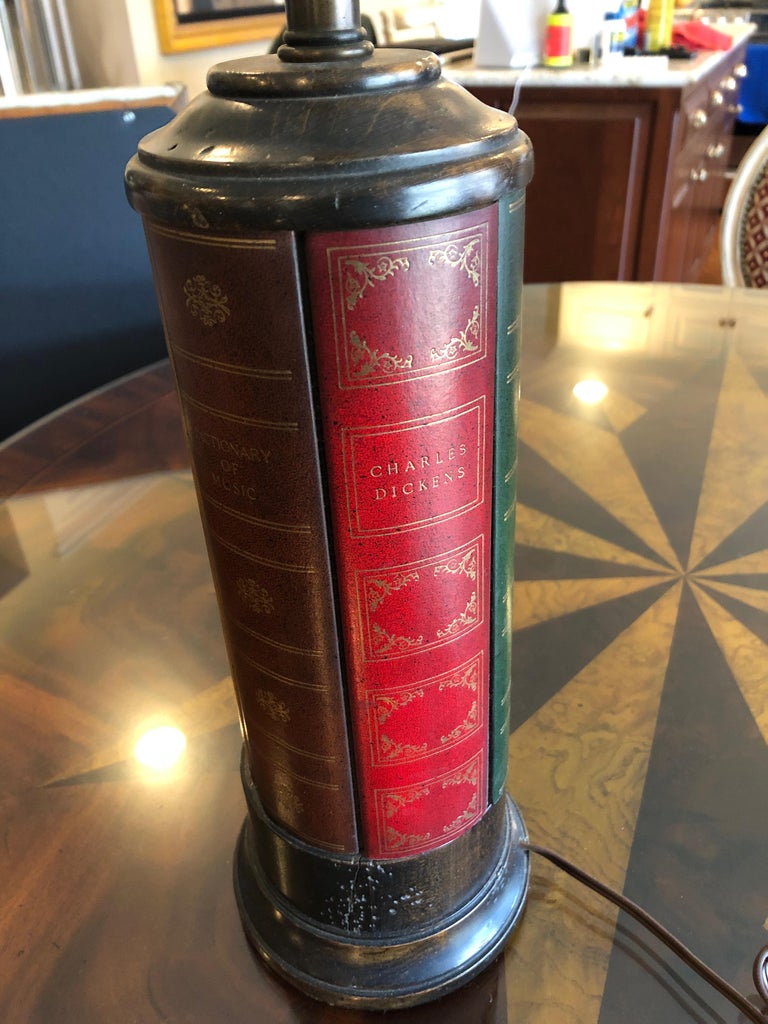 Frederick Cooper Trompe L'oeil Book Motife Table Lamp In Excellent Condition For Sale In Hopewell, NJ