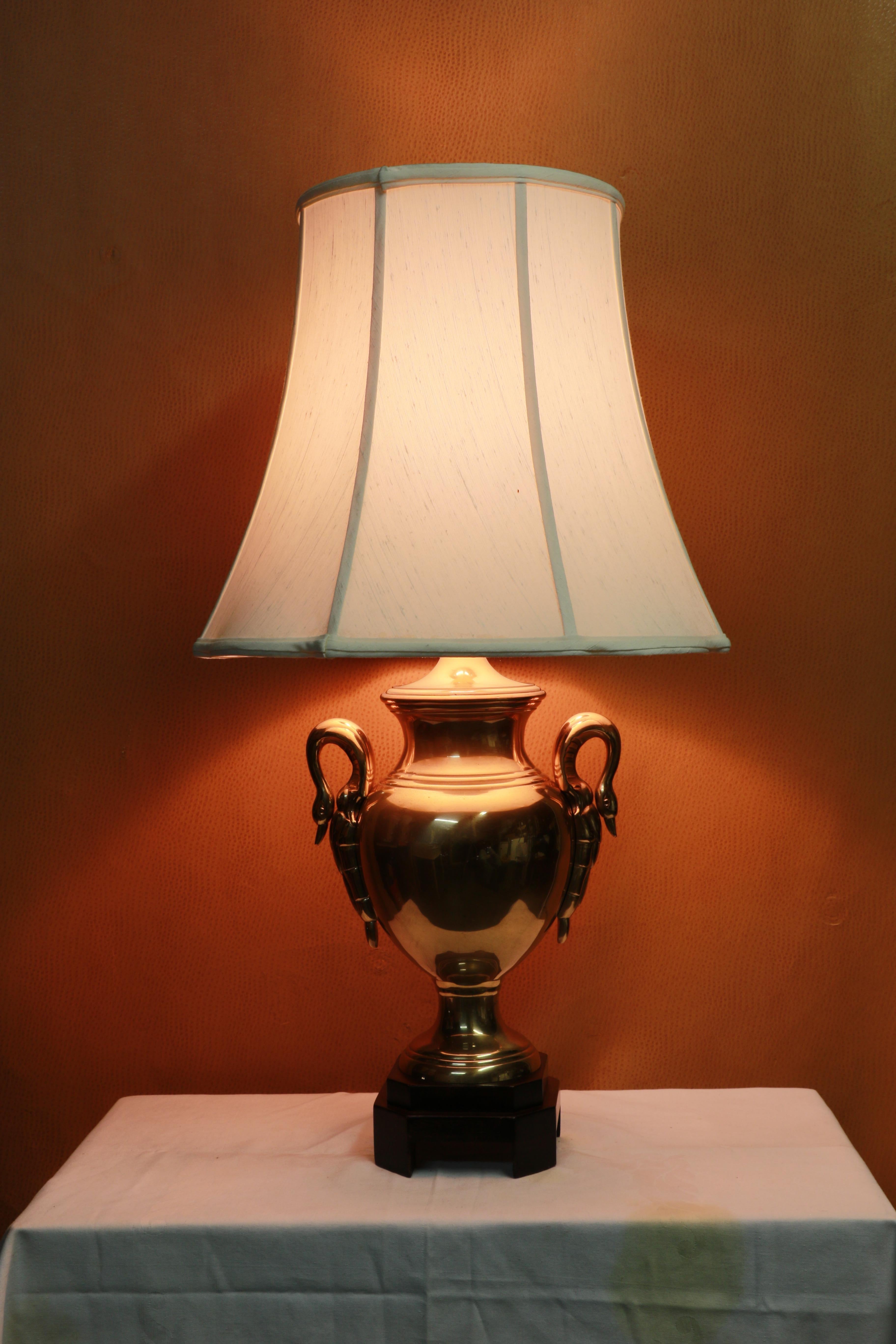 Frederick Cooper Vintage Hollywood Regency Swan Polished Brass Table Lamp 3