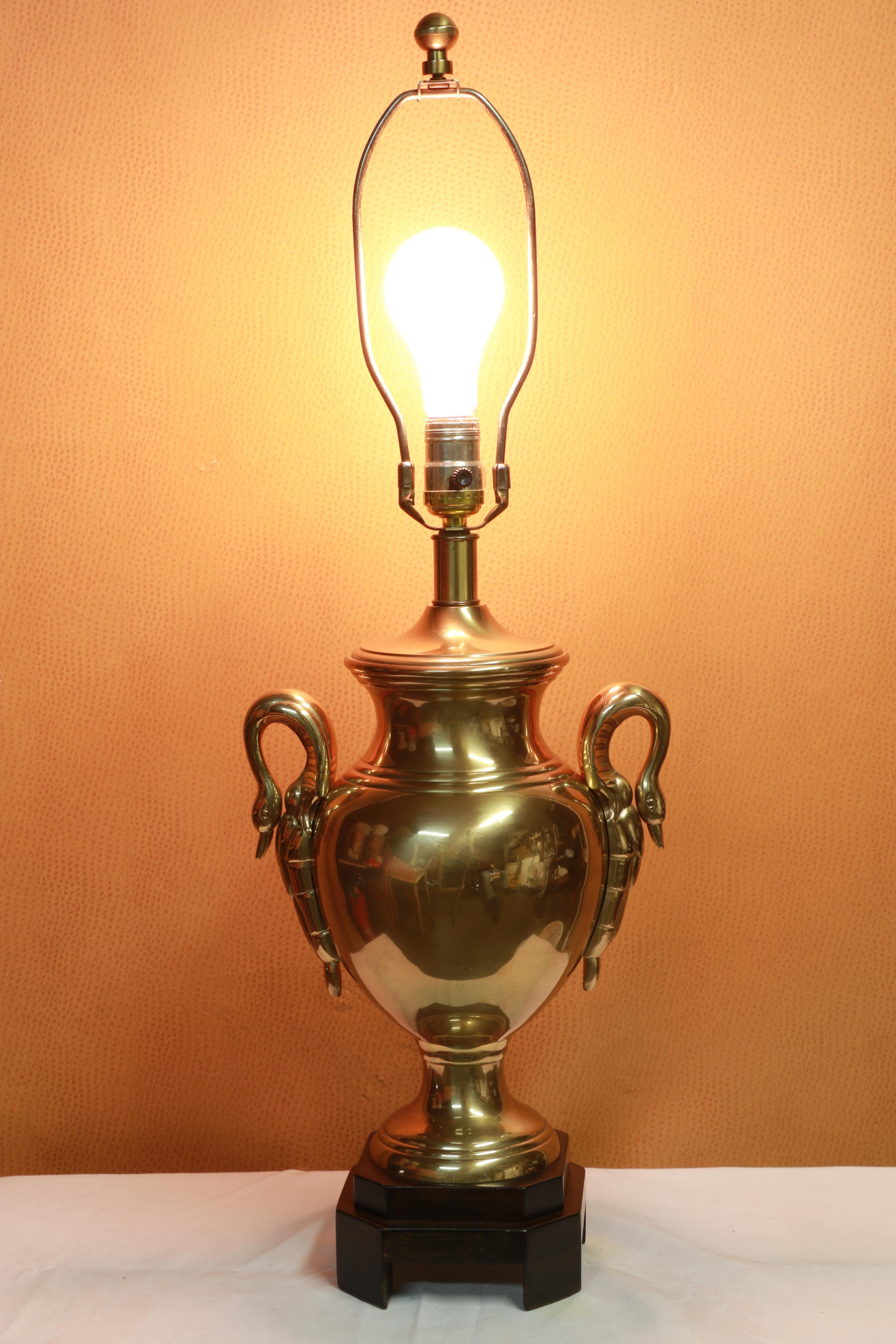Frederick Cooper Vintage Hollywood Regency Swan Polished Brass Table Lamp 1