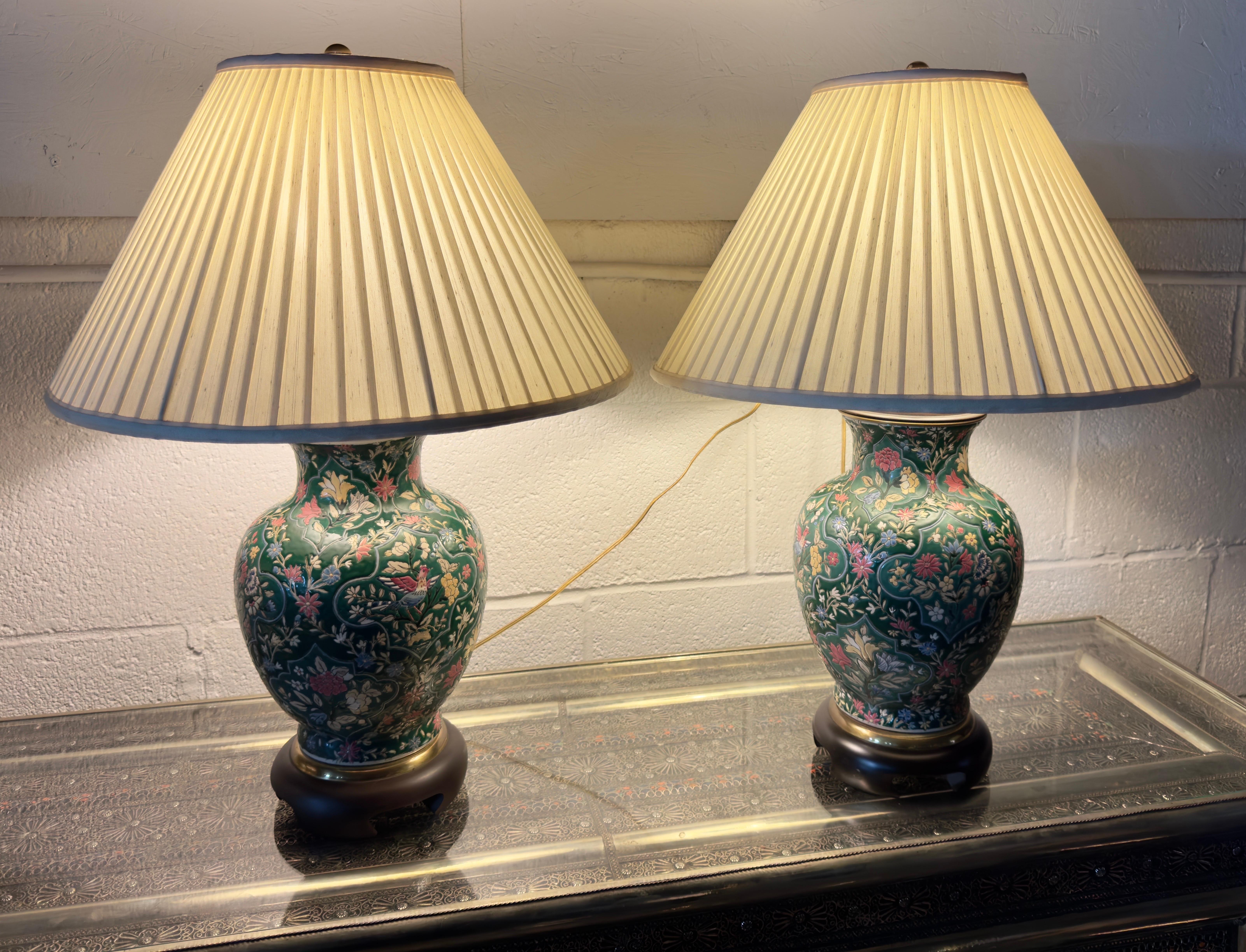 American Frederick Copper  Chinoiserie Floral Design Green Porcelain Table Lamp, a Pair  For Sale