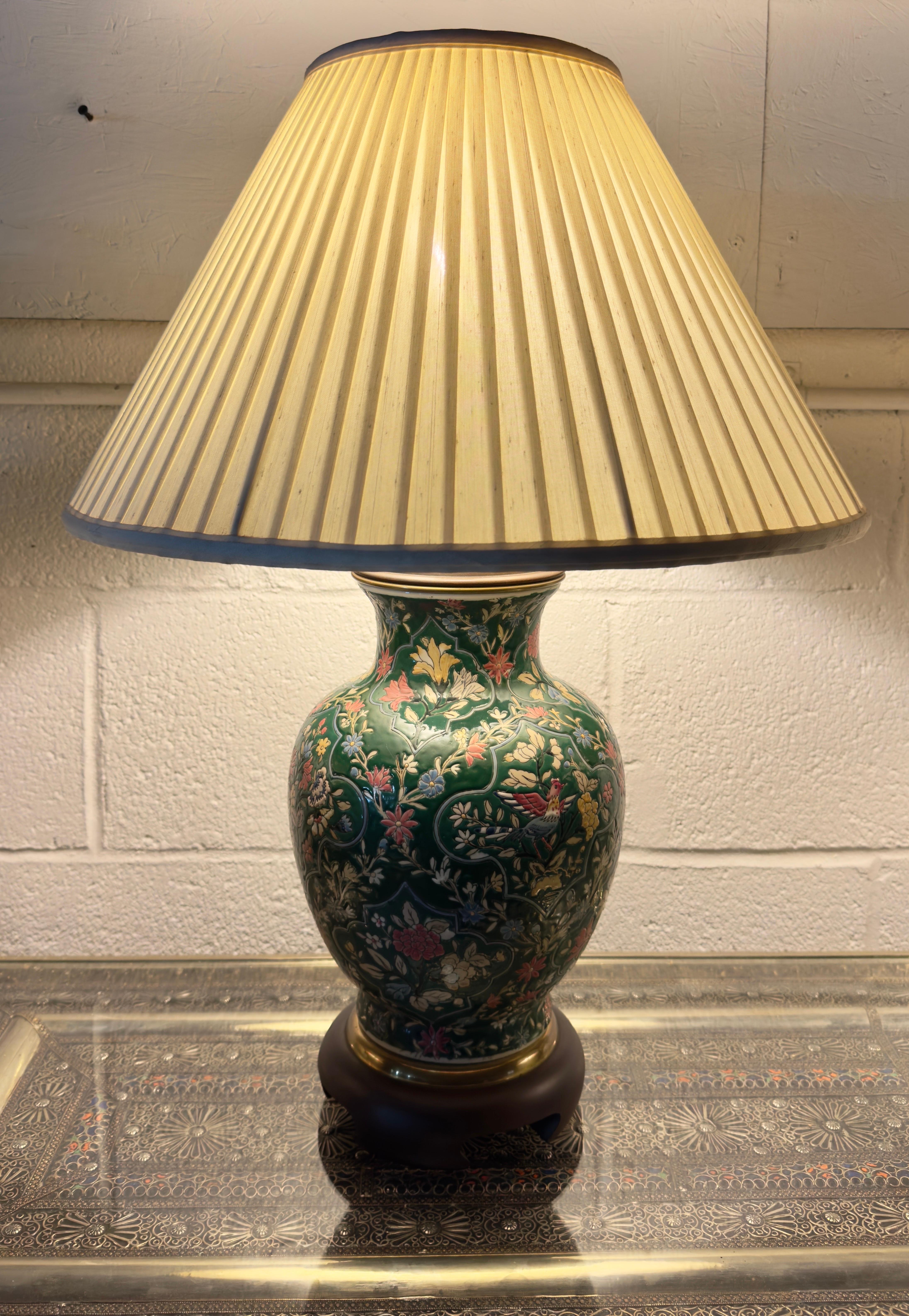 Frederick Copper  Chinoiserie Floral Design Green Porcelain Table Lamp, a Pair  In Good Condition For Sale In Plainview, NY