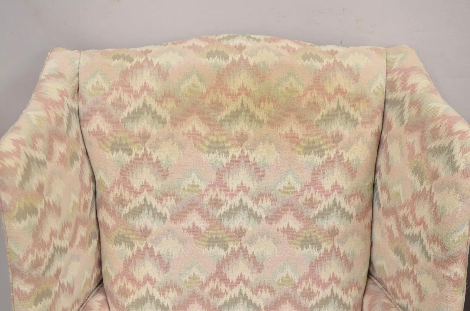 Paire de fauteuils de salon à dossier Wingback tapissés de style géorgien Frederick Edward en vente 2