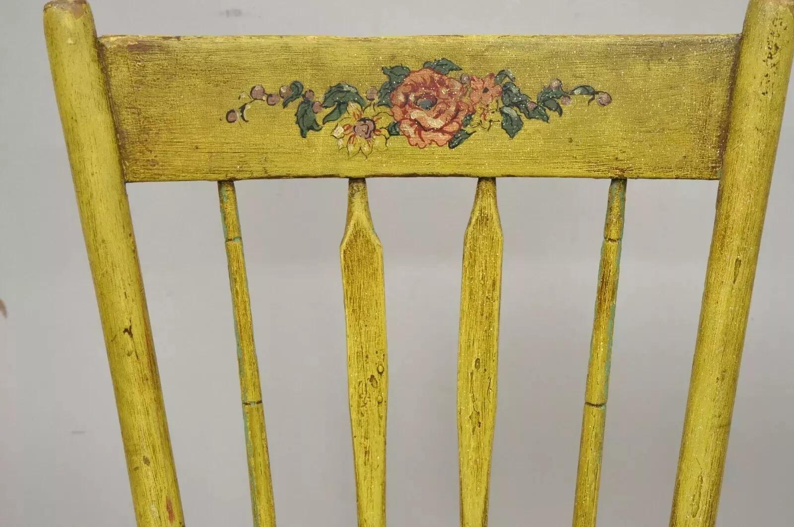 Antique Frederick Loeser & Co Yellow American Primitive Hitchcock Painted Side Chair (B). Vers la fin du 19e siècle. Dimensions : 34